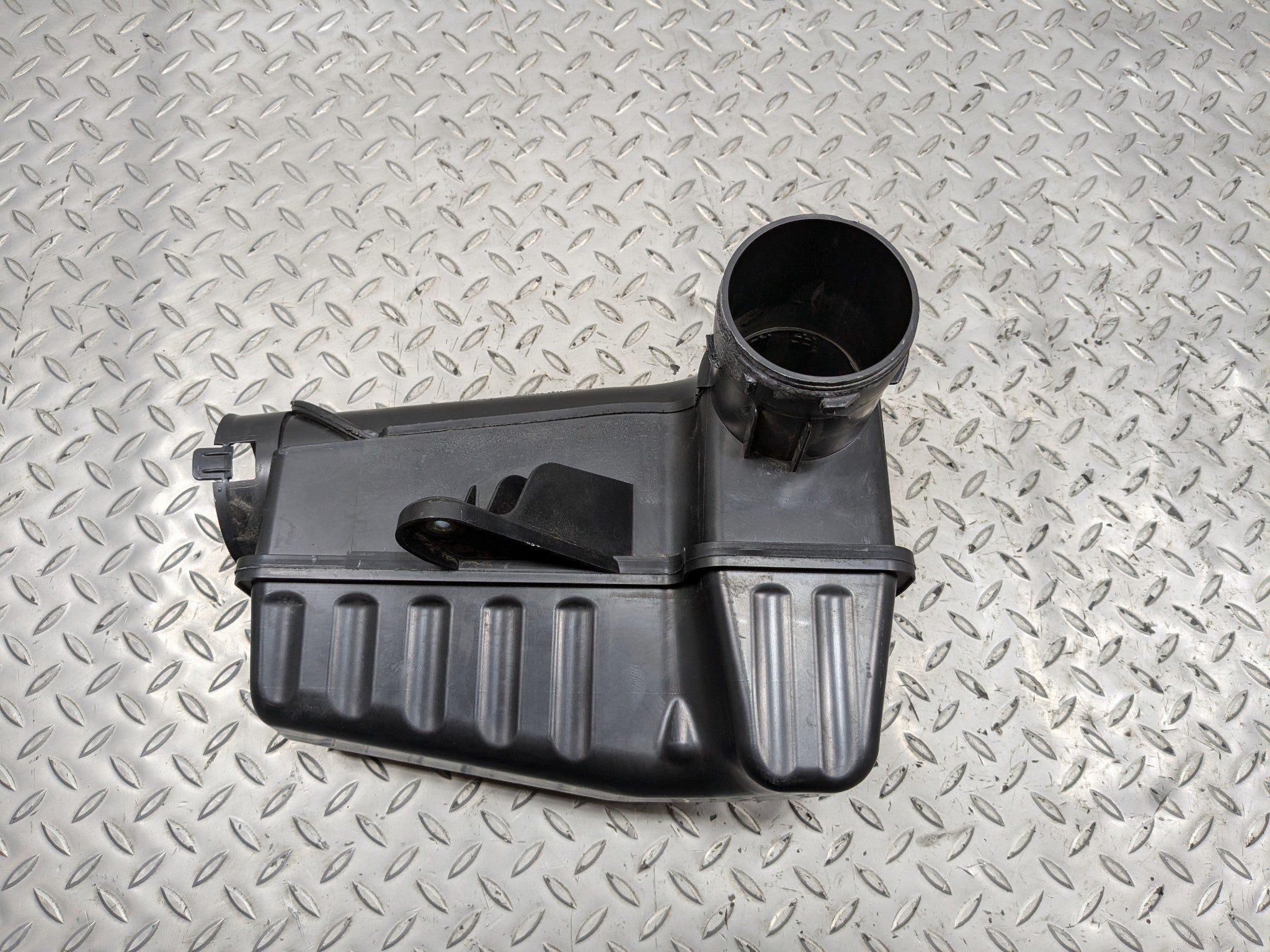 2010 - 2013 OEM MINI COOPER ENGINE AIR INTAKE RESONATOR TUBE ASSEMBLY