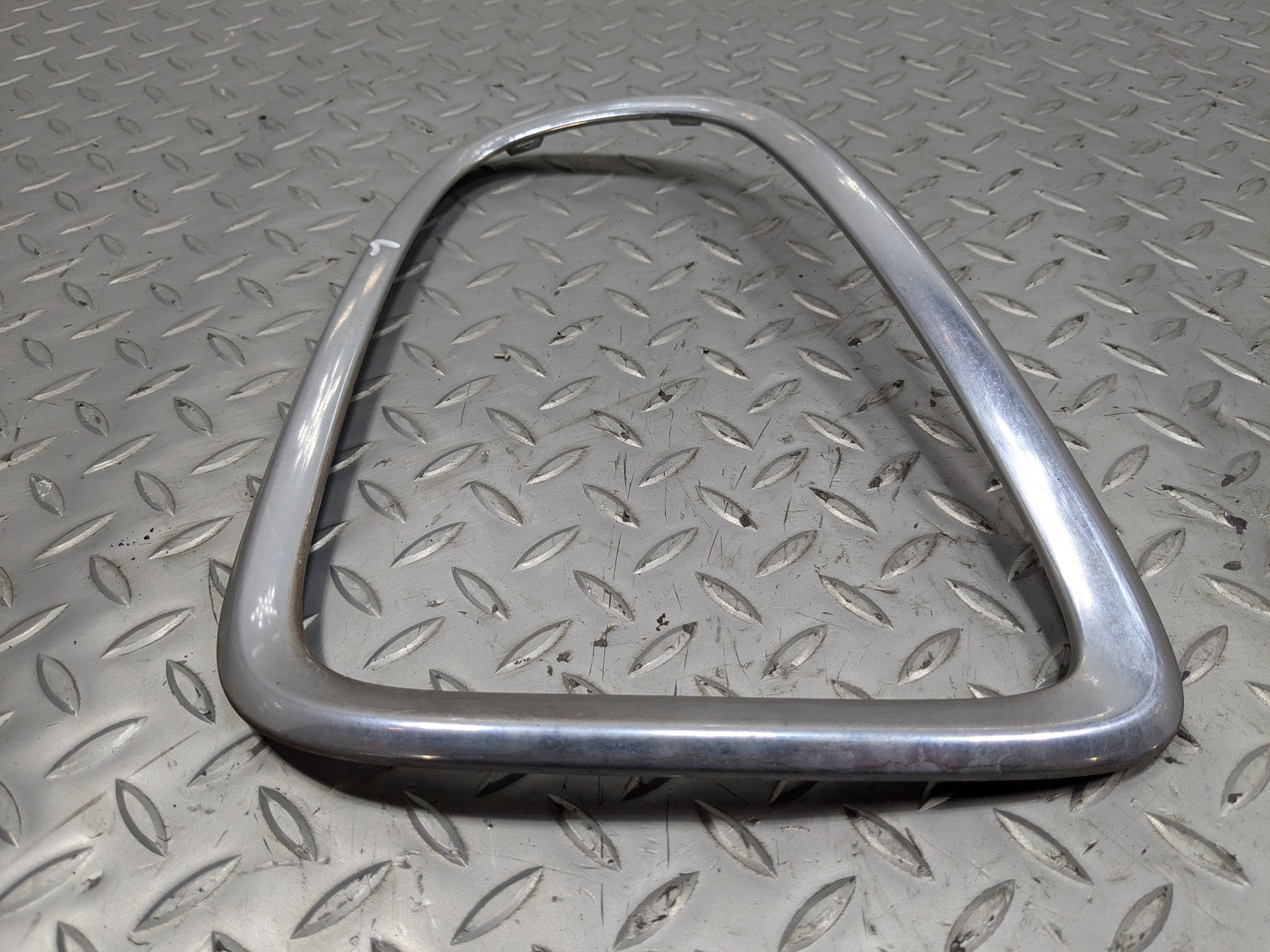 2010 - 2013 OEM MINI COOPER REAR LEFT SIDE TAILLIGHT TRIM BEZEL PANEL CHROME