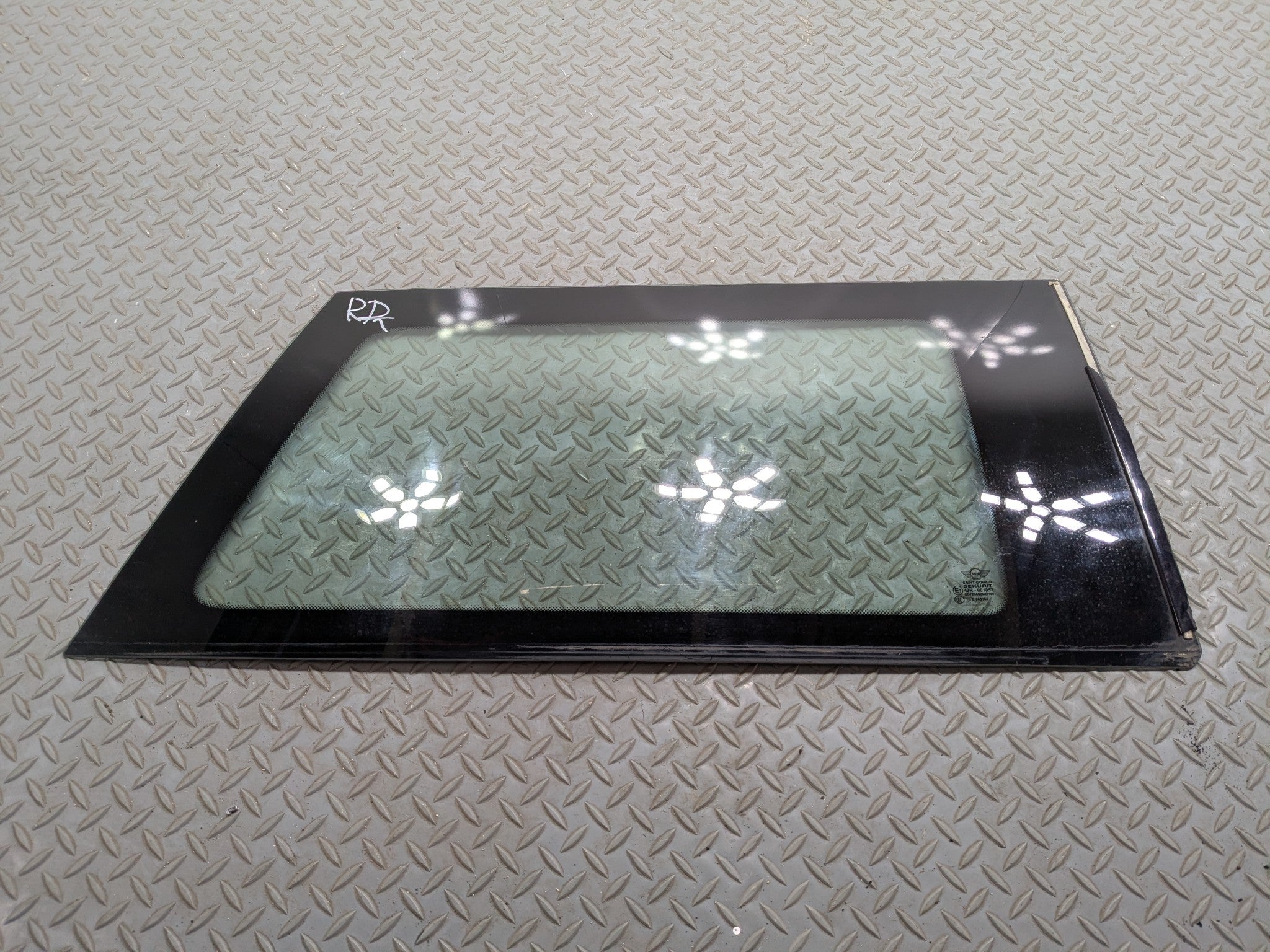 2010 - 2013 OEM MINI COOPER REAR RIGHT PASSENGER SIDE QUARTER WINDOW GLASS HT