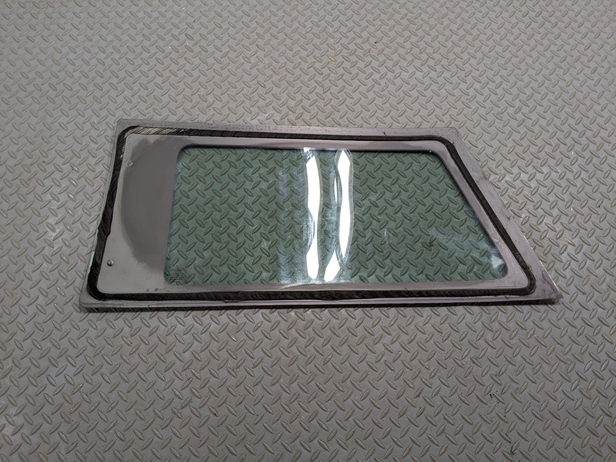 2010 - 2013 OEM MINI COOPER REAR RIGHT PASSENGER SIDE QUARTER WINDOW GLASS HT