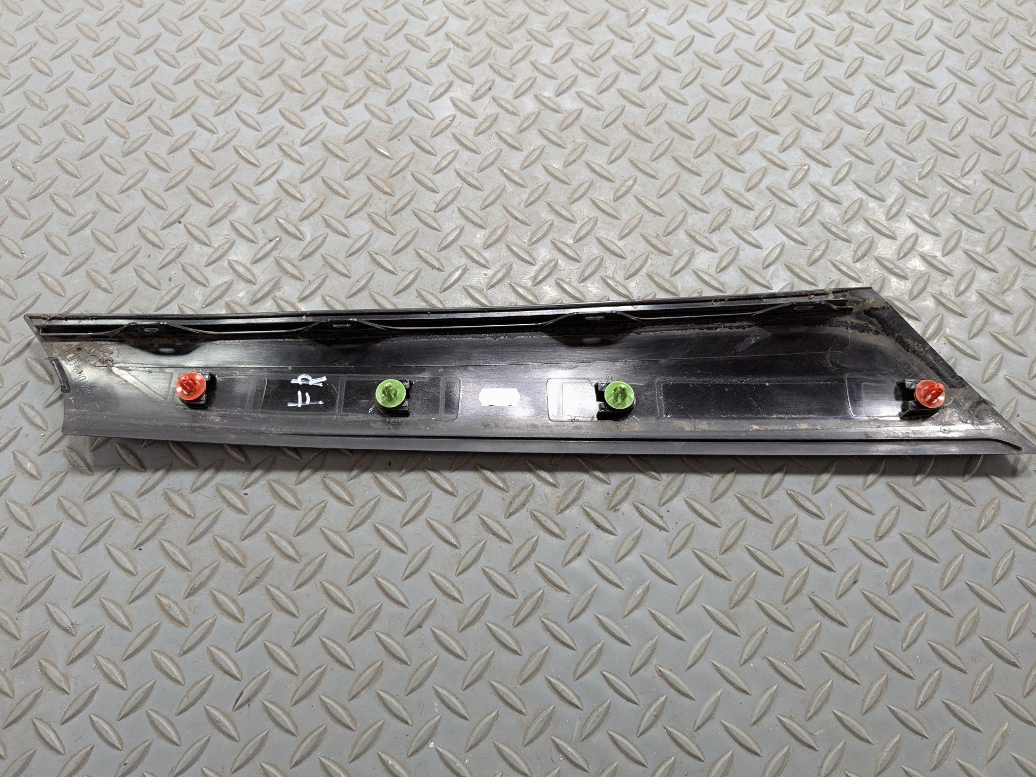 2010 - 2013 OEM MINI COOPER FRONT RIGHT PASSENGER SIDE WINDSHIELD PANEL A PILLAR