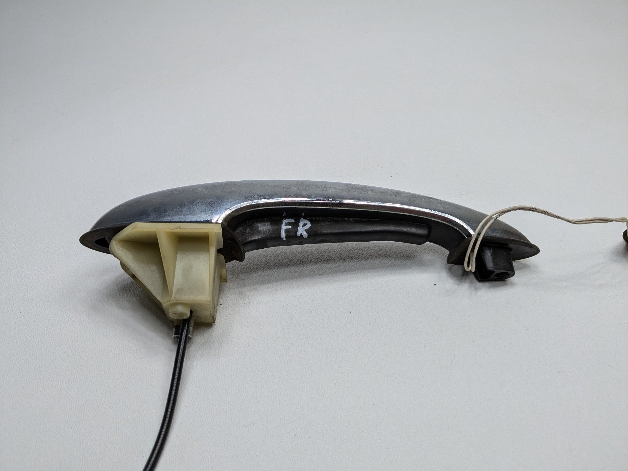 2010 - 2013 OEM MINI RIGHT PASSENGER SIDE EXTERIOR DOOR HANDLE ASSEMBLY