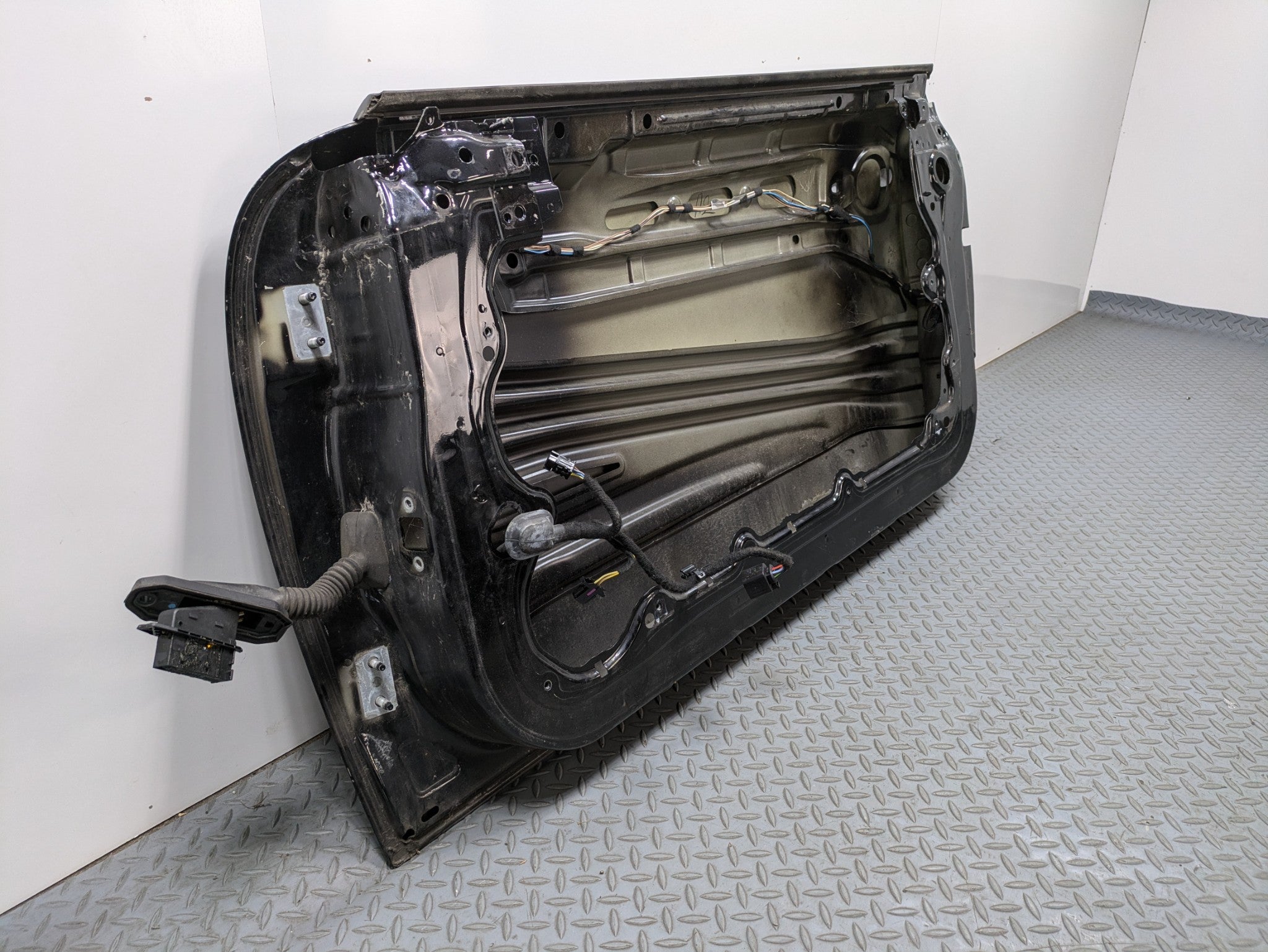 2010 - 2013 OEM MINI COOPER FRONT RIGHT SIDE DOOR SHELL PANEL MIDNIGHT BLACK