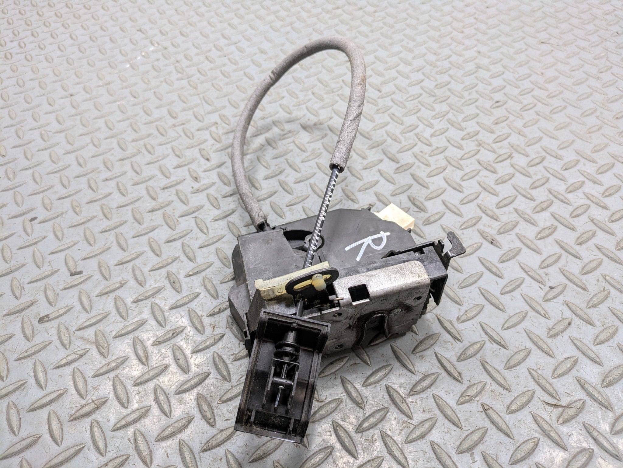 2010 - 2013 OEM MINI COOPER FRONT RIGHT PASSENGER SIDE DOOR LATCH LOCK ACTUATOR