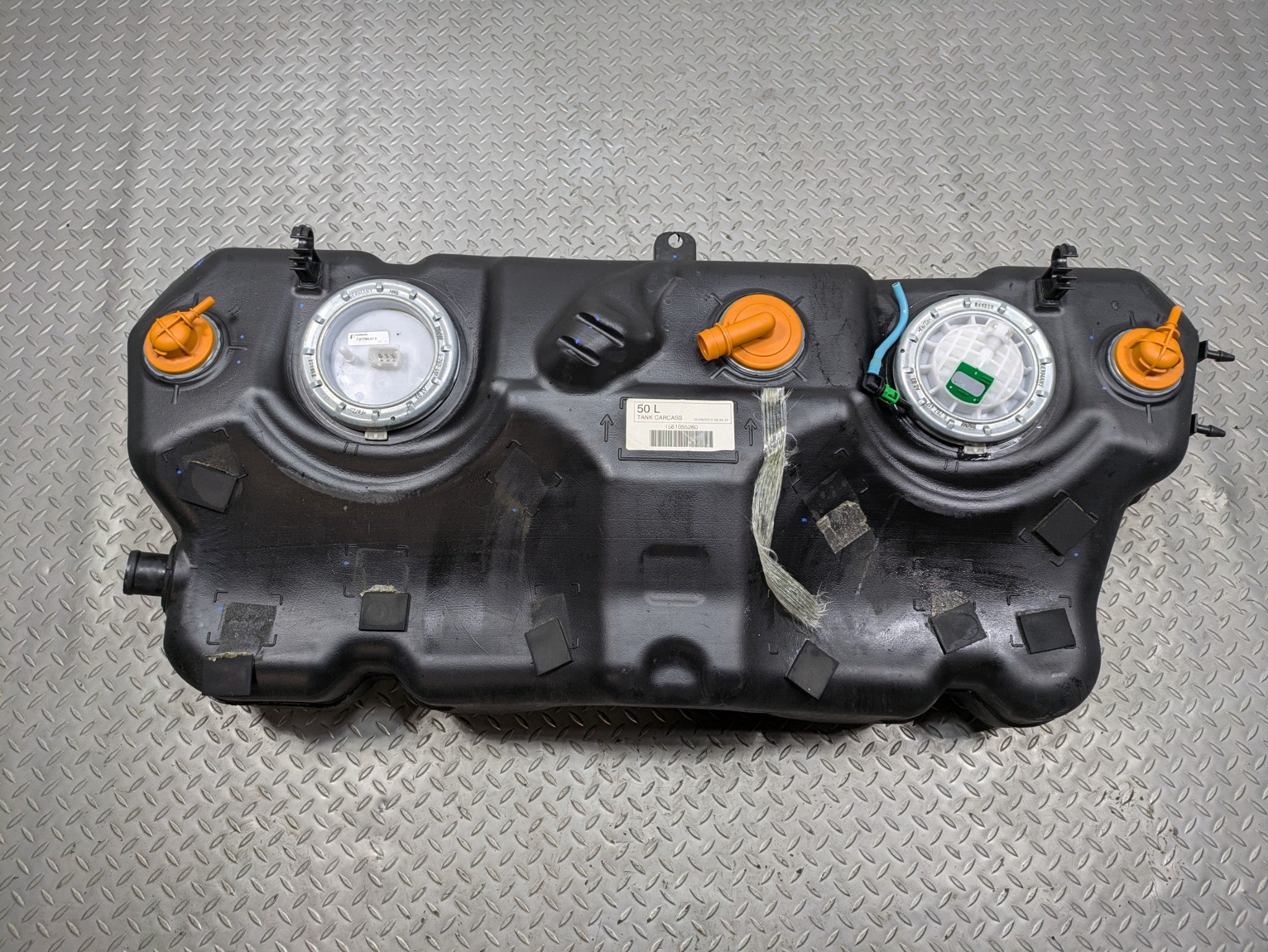 2010 - 2013 OEM MINI COOPER FUEL GAS TANK RESERVOIR WITH PUMP ASSEMBLY