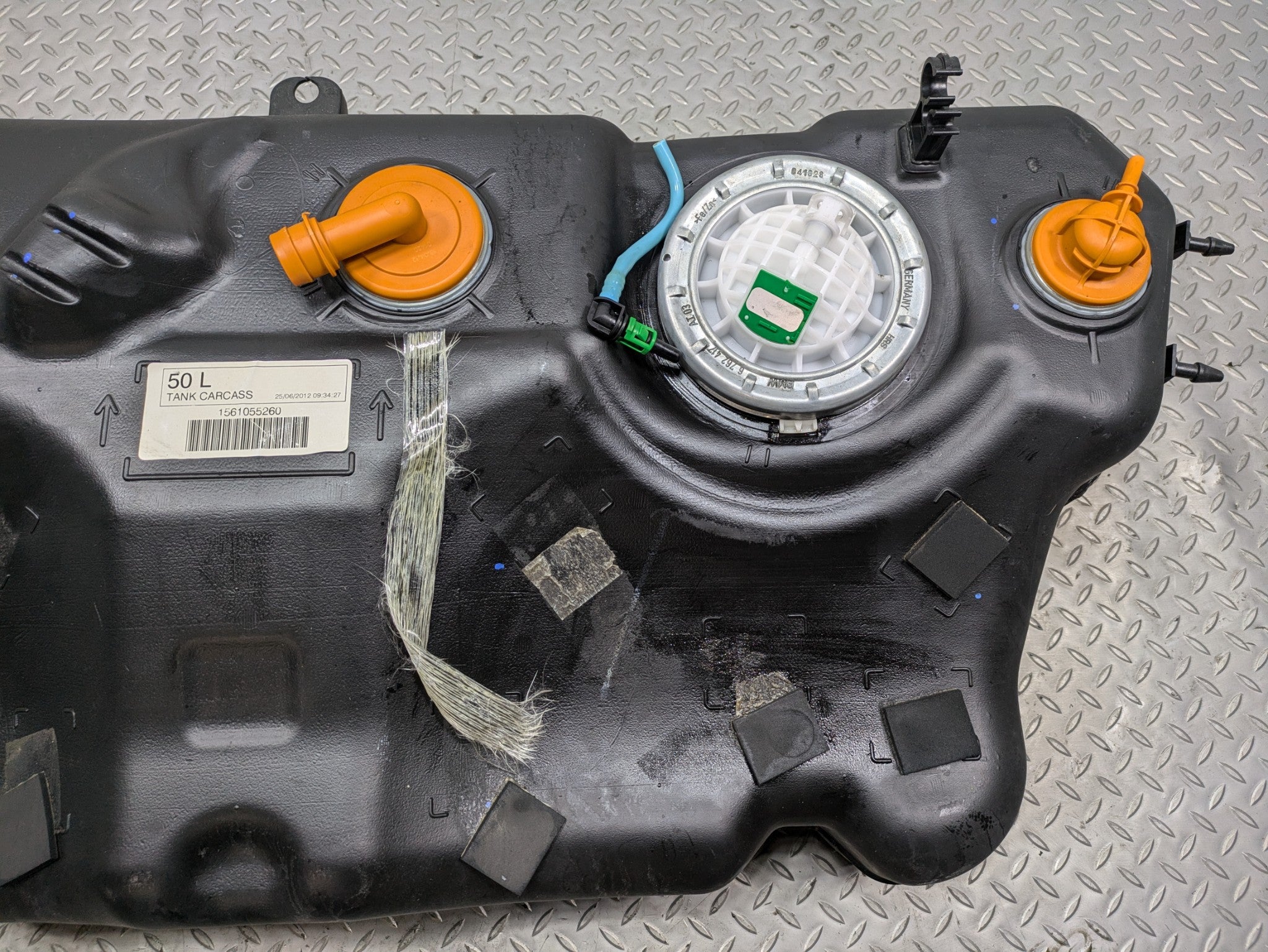 2010 - 2013 OEM MINI COOPER FUEL GAS TANK RESERVOIR WITH PUMP ASSEMBLY