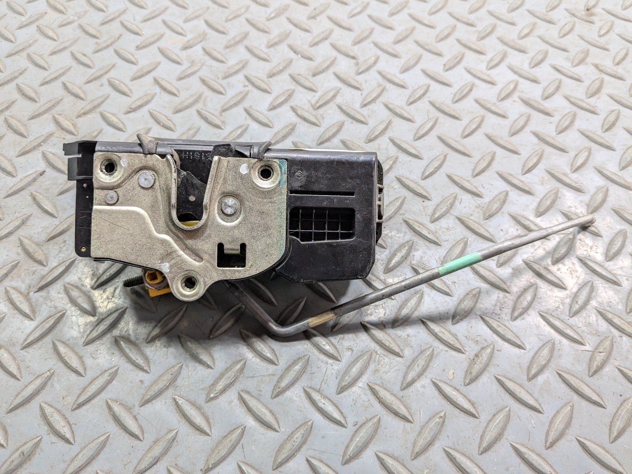 2005 - 2007 OEM CADILLAC CTS FRONT RIGHT PASSENGER SIDE DOOR LATCH LOCK ACTUATOR