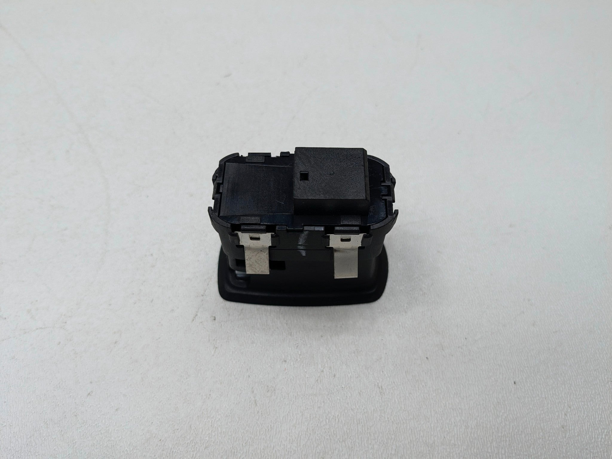 11-14 OEM PORSCHE CAYENNE FRONT RIGHT PASSENGER SIDE DOOR WINDOW CONTROL SWITCH