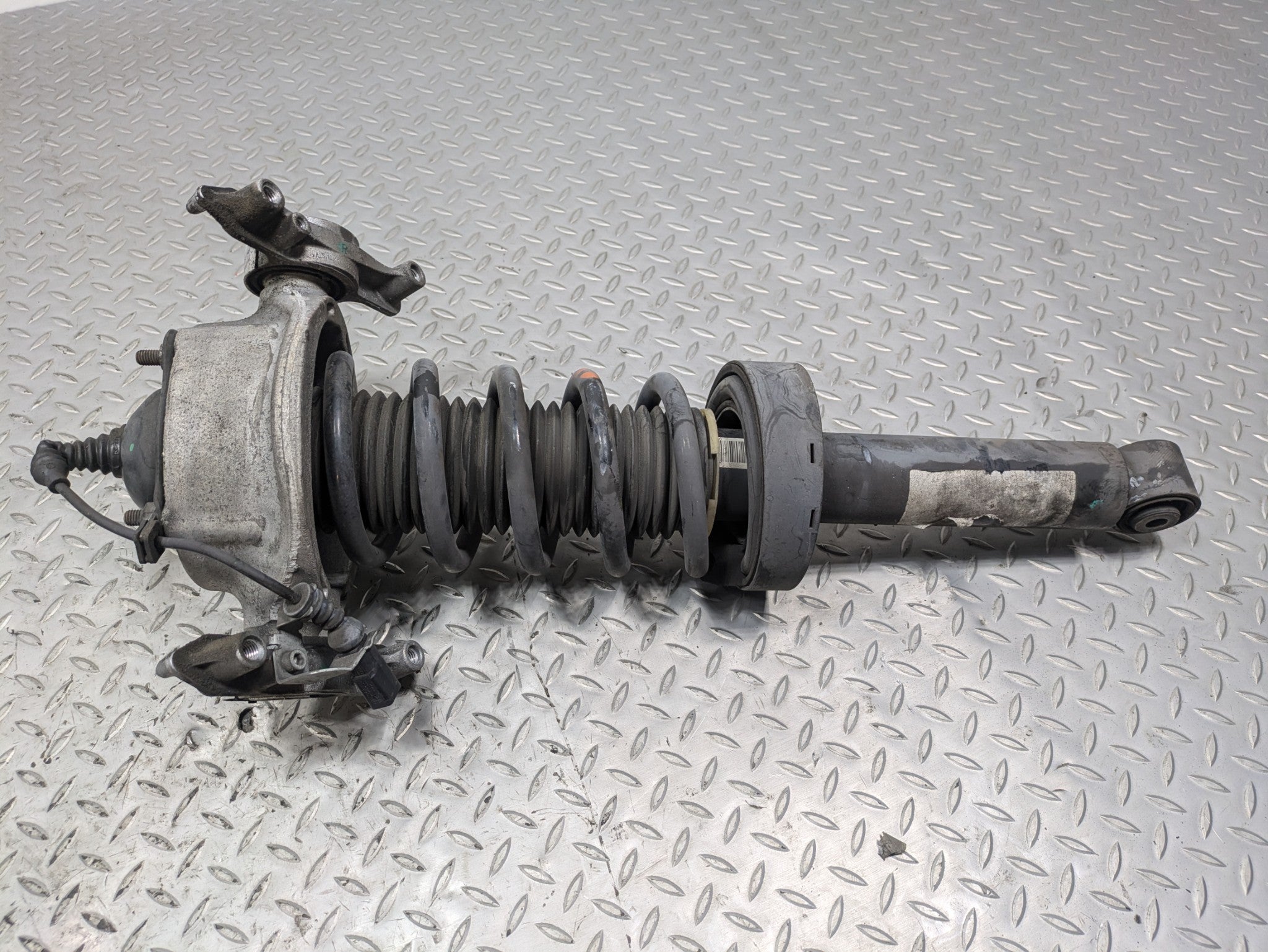 11 - 14 OEM PORSCHE CAYENNE REAR RIGHT SIDE SUSPENSION SHOCK STRUT COIL SPRING