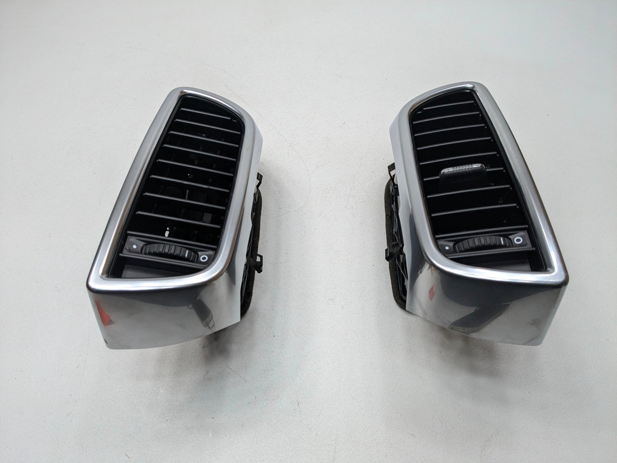 11 - 14 OEM PORSCHE CAYENNE FRONT CENTER RIGHT AND LEFT SIDE DASH HEATER AC VENT