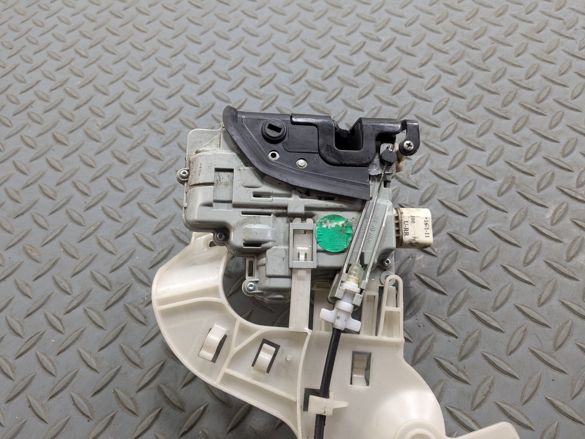 11 - 14 OEM PORSCHE CAYENNE REAR RIGHT PASSENGER SIDE DOOR LATCH LOCK ACTUATOR