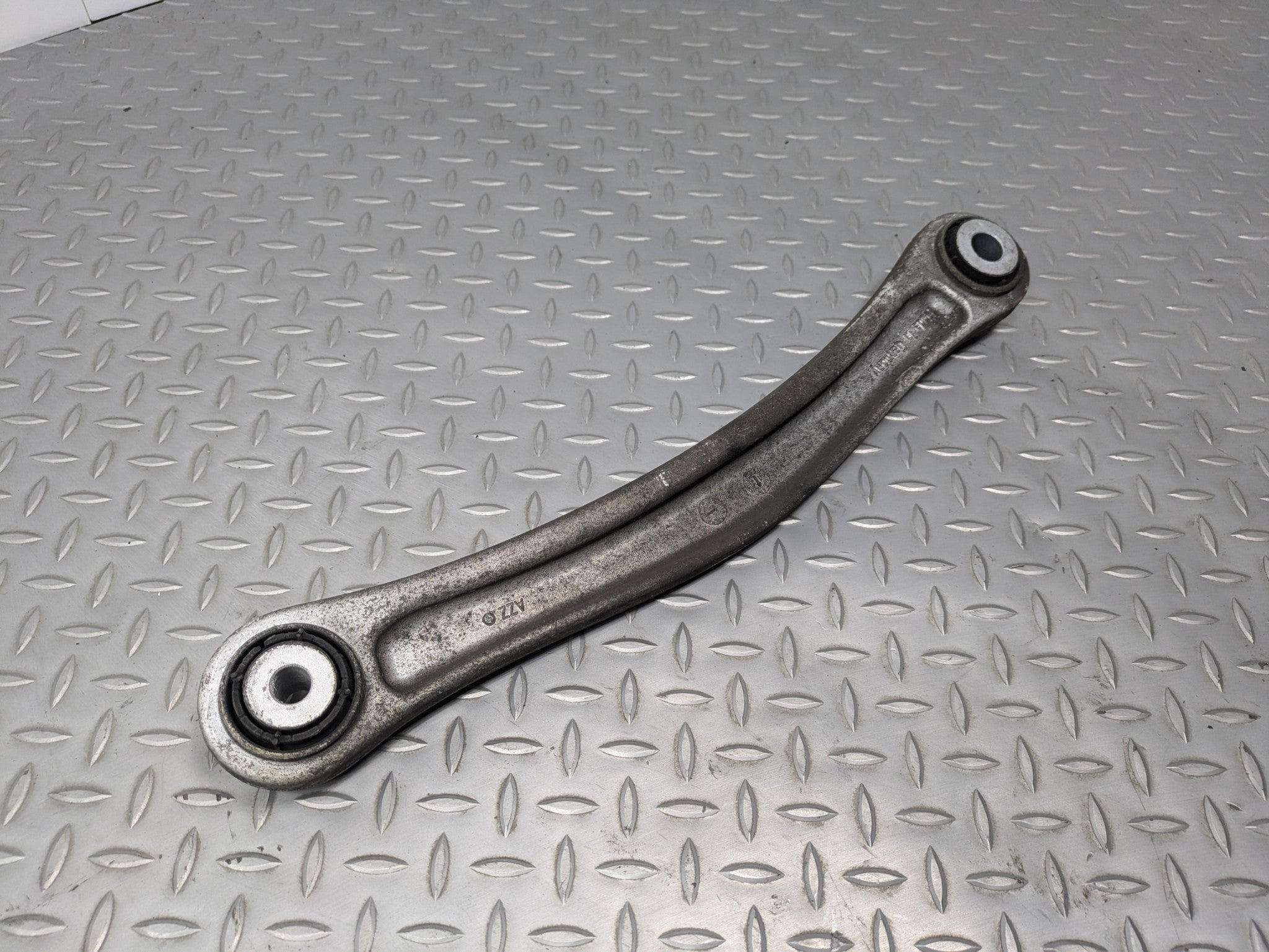 11 - 14 OEM PORSCHE CAYENNE REAR RIGHT PASSENGER SIDE UPPER REARWARD CONTROL ARM