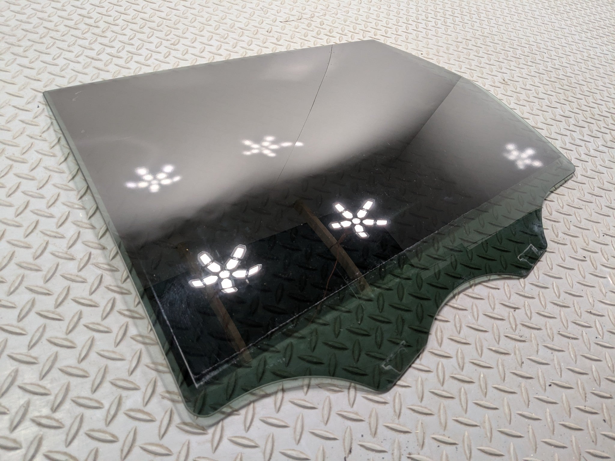 11 - 14 OEM PORSCHE CAYENNE REAR LEFT SIDE DOOR WINDOW GLASS WITH PRIVACY TINT
