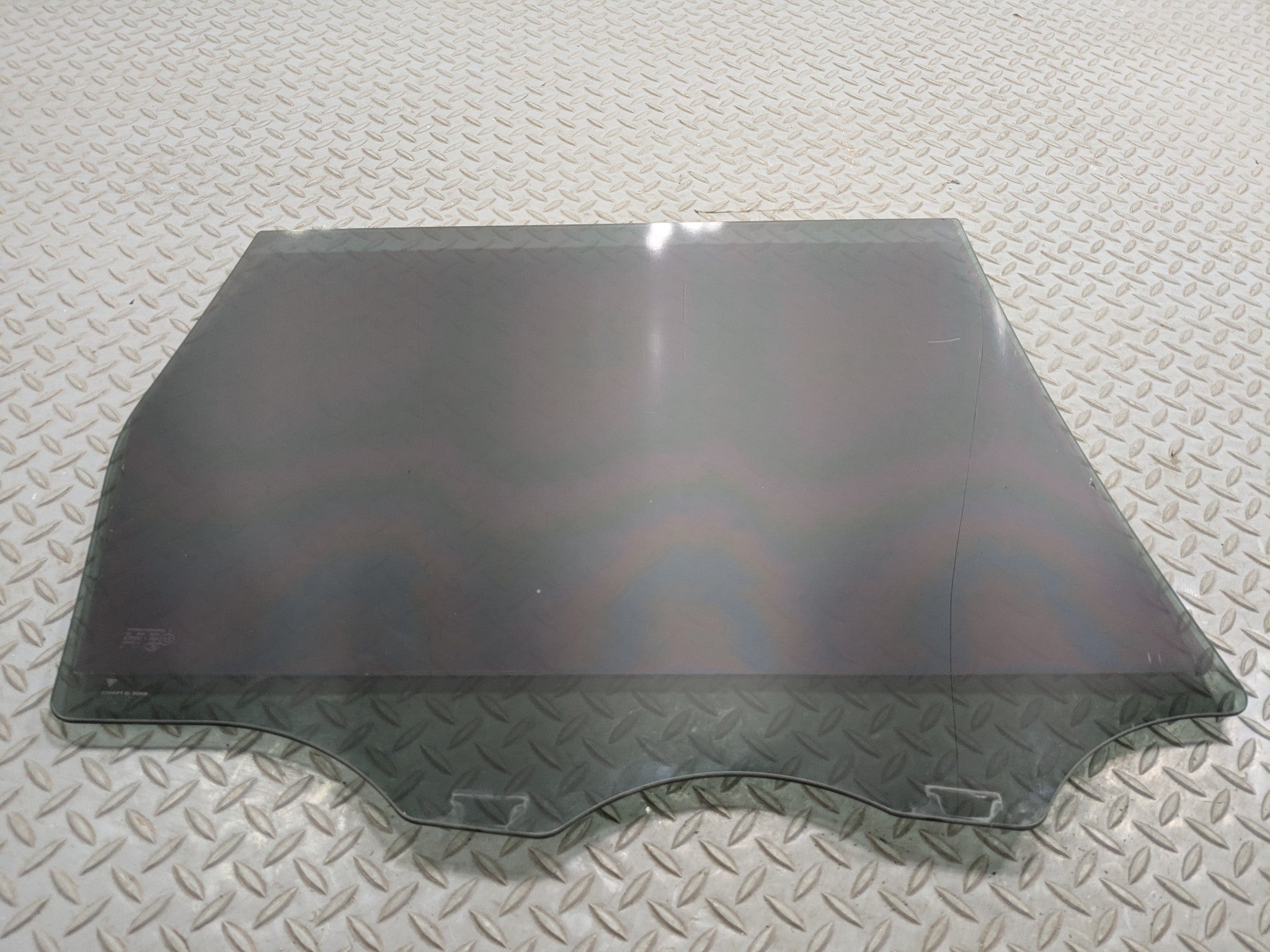 11 - 14 OEM PORSCHE CAYENNE REAR LEFT SIDE DOOR WINDOW GLASS WITH PRIVACY TINT