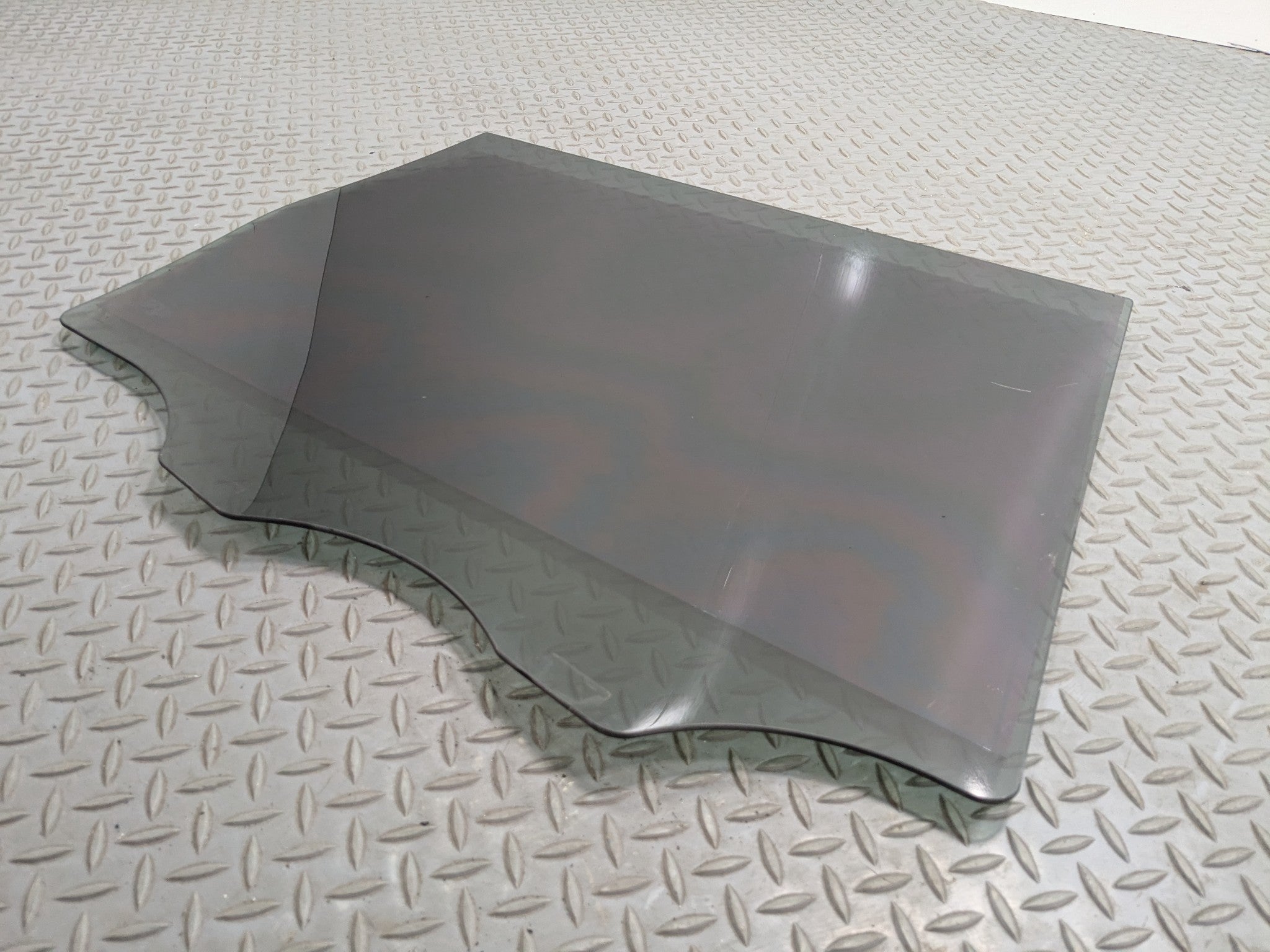 11 - 14 OEM PORSCHE CAYENNE REAR LEFT SIDE DOOR WINDOW GLASS WITH PRIVACY TINT