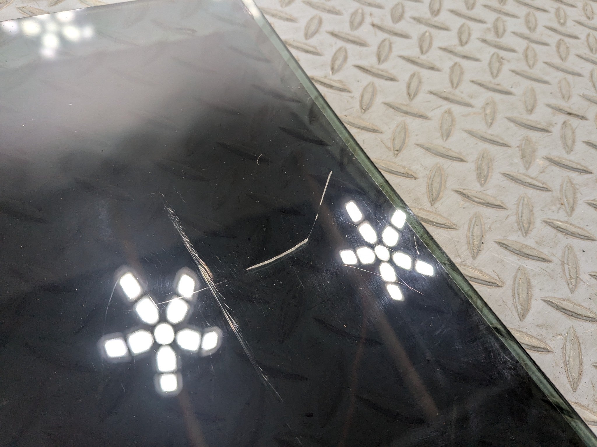 11 - 14 OEM PORSCHE CAYENNE REAR LEFT SIDE DOOR WINDOW GLASS WITH PRIVACY TINT