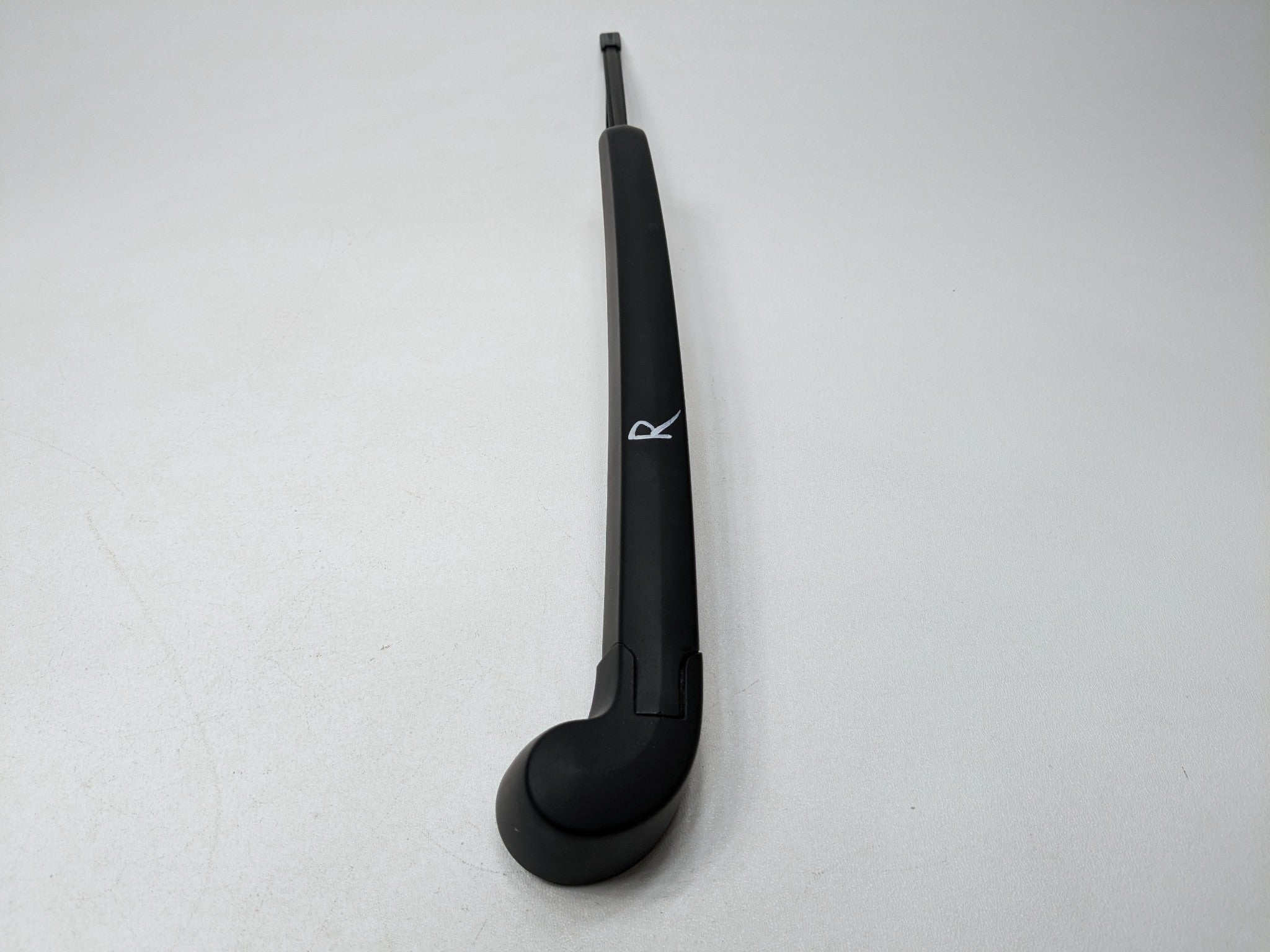 11 - 14 OEM PORSCHE CAYENNE REAR TAILGATE WINDSHIELD WASHER WIPER ARM WITH BLADE