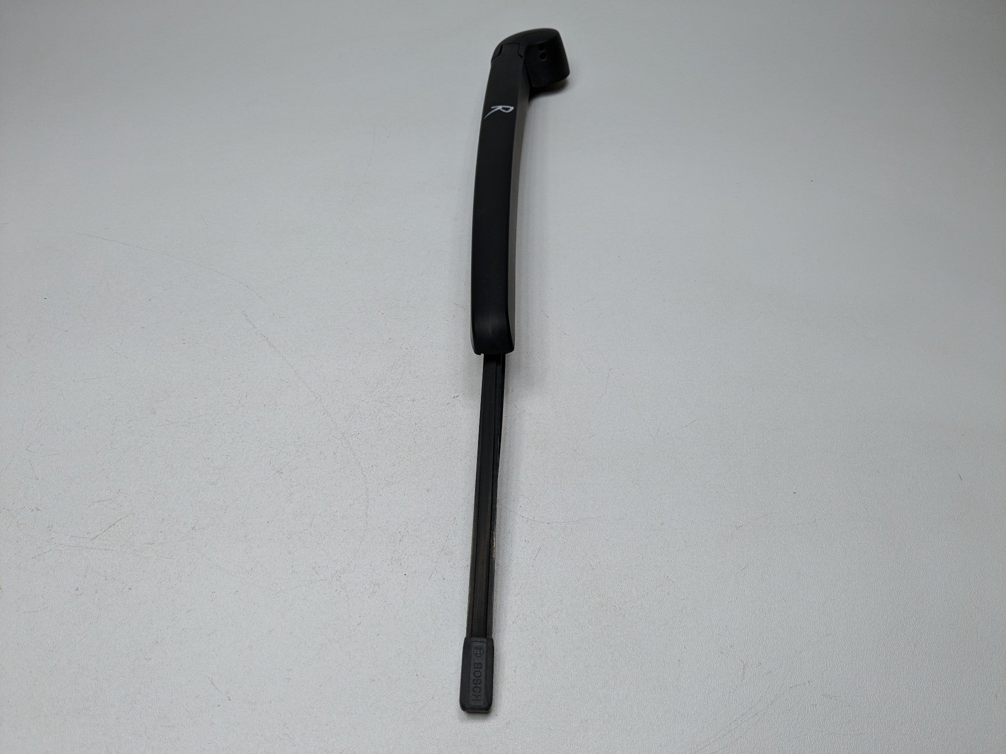 11 - 14 OEM PORSCHE CAYENNE REAR TAILGATE WINDSHIELD WASHER WIPER ARM WITH BLADE