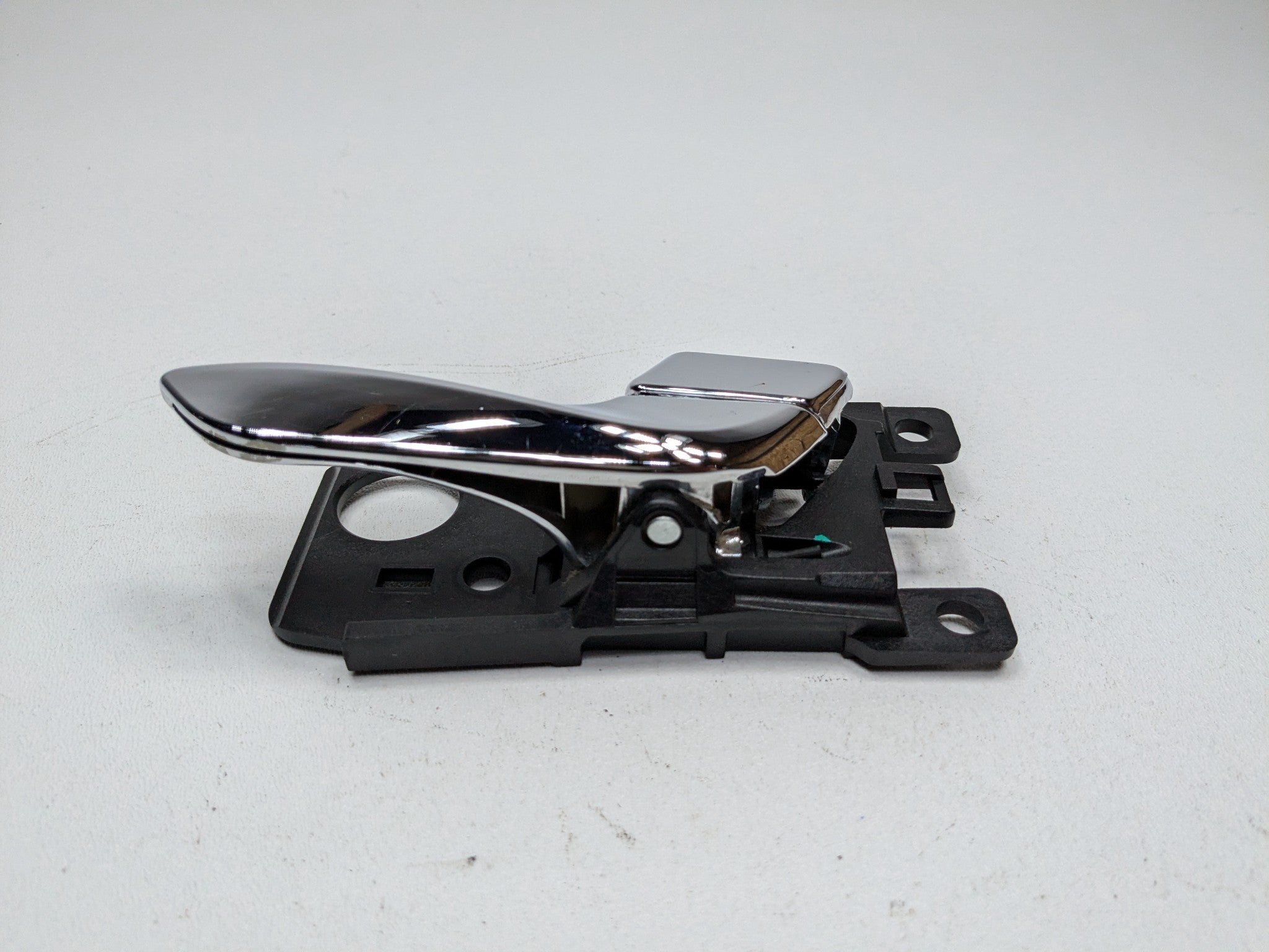 12 - 14 HYUNDAI AZERA OEM INTERIOR DOOR RELEASE HANDLE REAR RIGHT PASSENGER SIDE