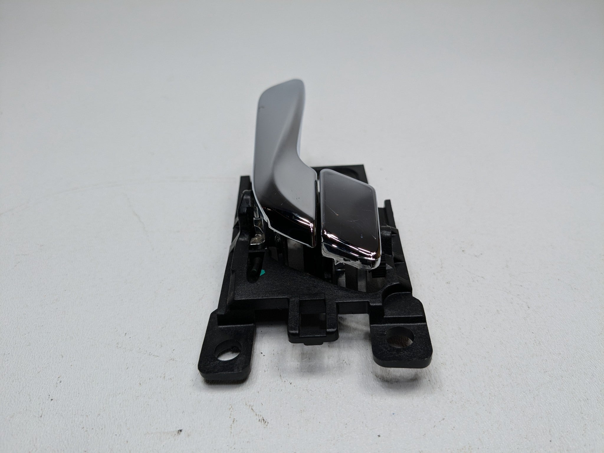 12 - 14 HYUNDAI AZERA OEM INTERIOR DOOR RELEASE HANDLE REAR RIGHT PASSENGER SIDE