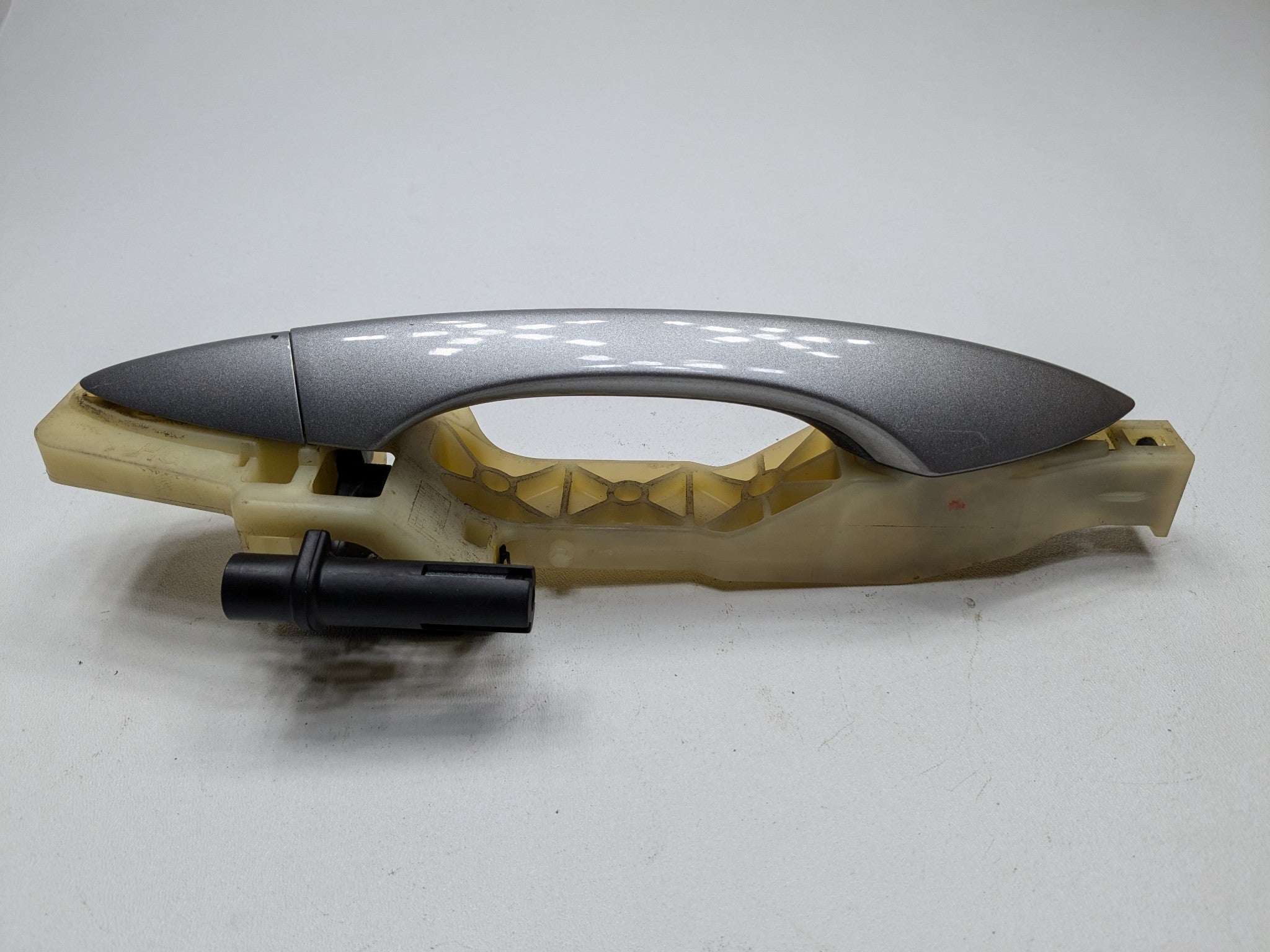 2012 - 2014 HYUNDAI AZERA OEM REAR RIGHT PASSENGER SIDE EXTERIOR DOOR HANDLE