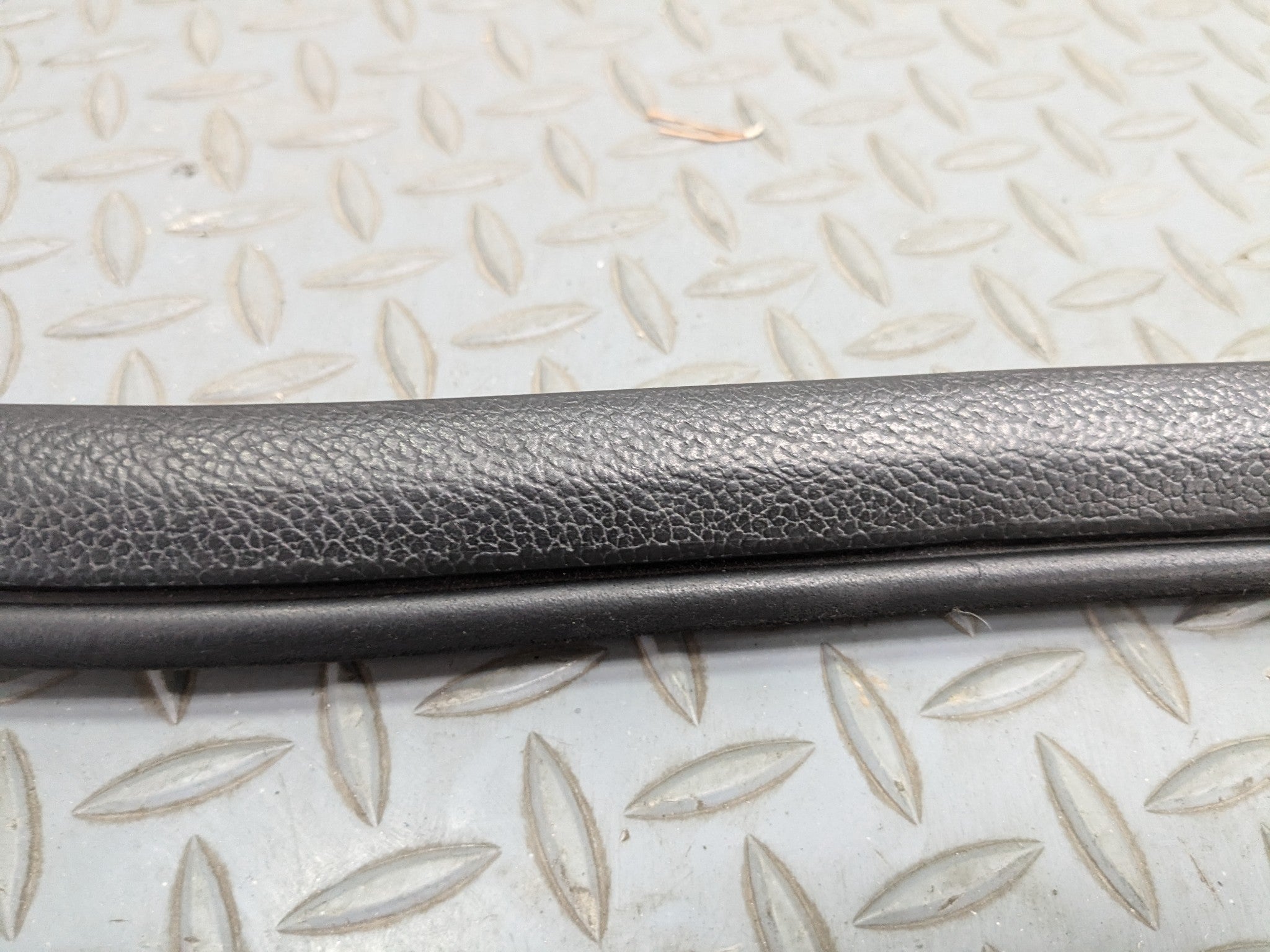 12 - 14 HYUNDAI AZERA OEM DOOR SEAL WEATHER STRIPPING RUBBER FRONT RIGHT SIDE