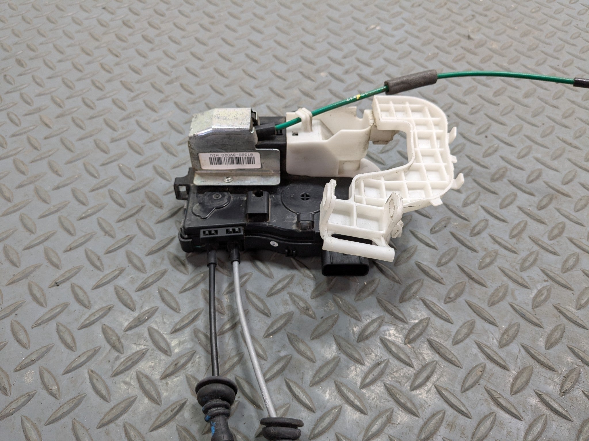 12 - 14 HYUNDAI AZERA OEM DOOR LOCK LATCH ACTUATOR FRONT RIGHT PASSENGER SIDE