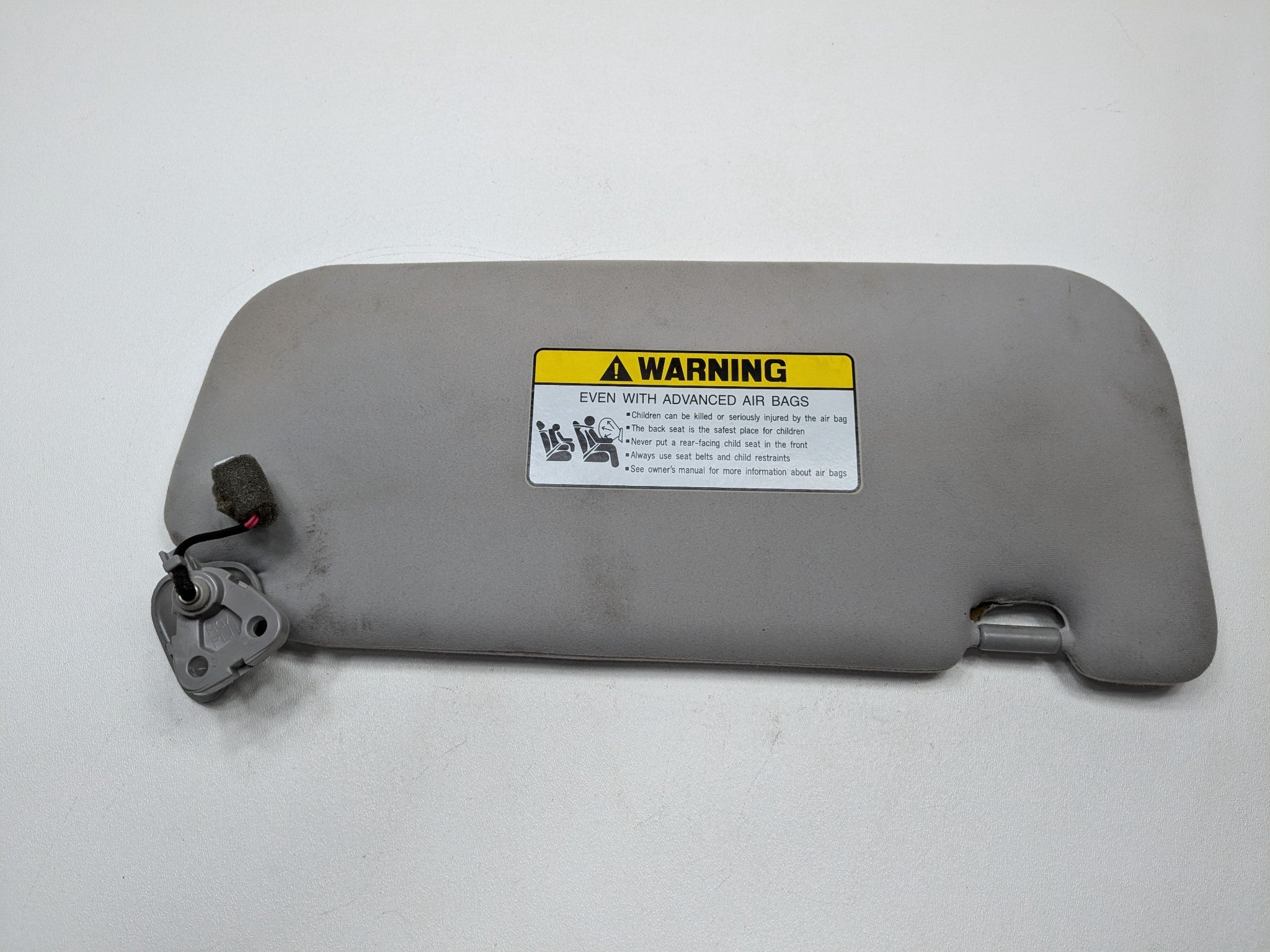 2012 - 2014  HYUNDAI AZERA OEM SUN VISOR FRONT LEFT DRIVER SIDE UPPER ROOF