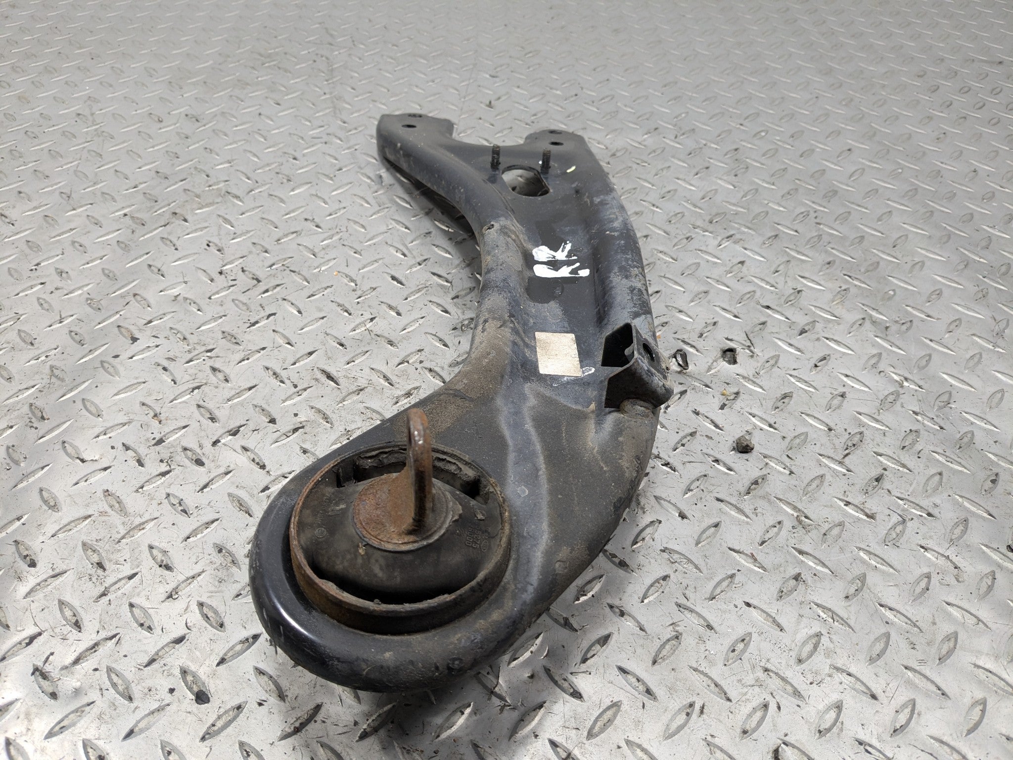 12 - 14 OEM HYUNDAI AZERA TRAILING LOWER CONTROL ARM REAR RIGHT PASSENGER SIDE
