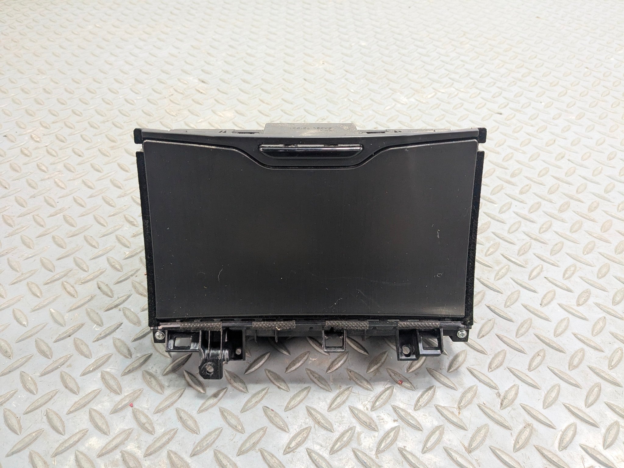 12 - 14 HYUNDAI AZERA OEM CENTER DASH BOX AUX USB STORAGE CUBBY BIN FRONT SIDE