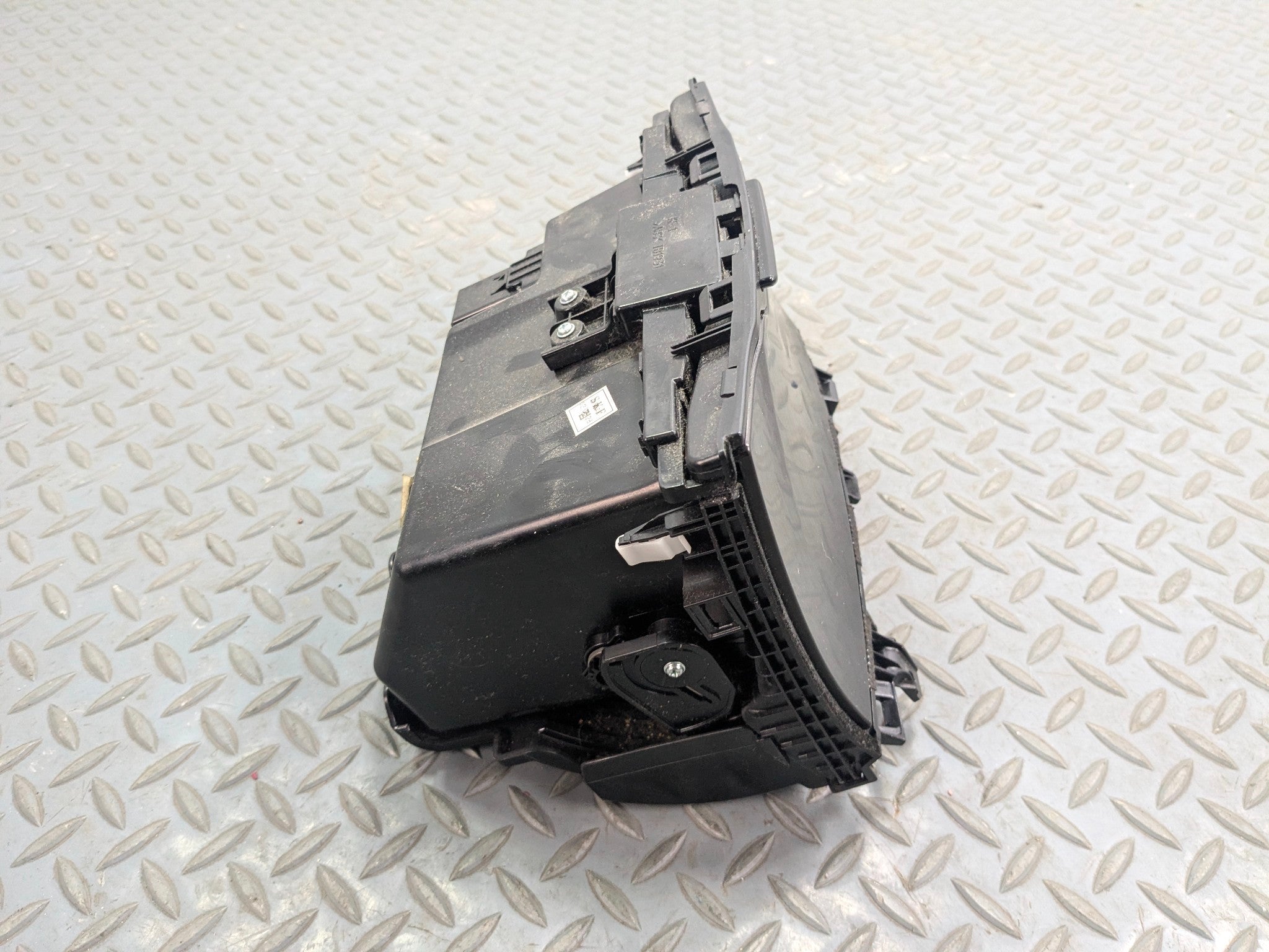 12 - 14 HYUNDAI AZERA OEM CENTER DASH BOX AUX USB STORAGE CUBBY BIN FRONT SIDE