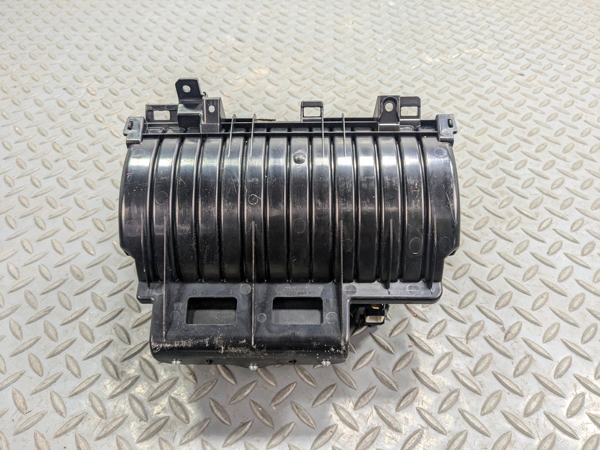 12 - 14 HYUNDAI AZERA OEM CENTER DASH BOX AUX USB STORAGE CUBBY BIN FRONT SIDE