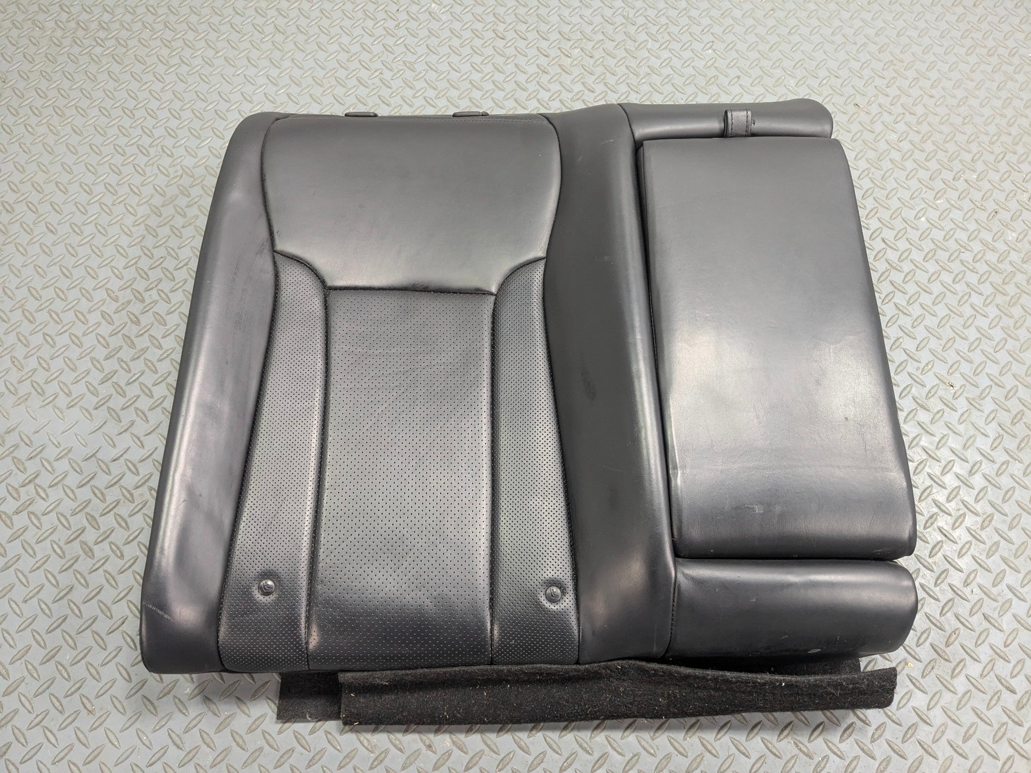 12 - 14 HYUNDAI AZERA OEM REAR RIGHT SIDE UPPER SEAT CUSHION WITH ARMREST BLACK