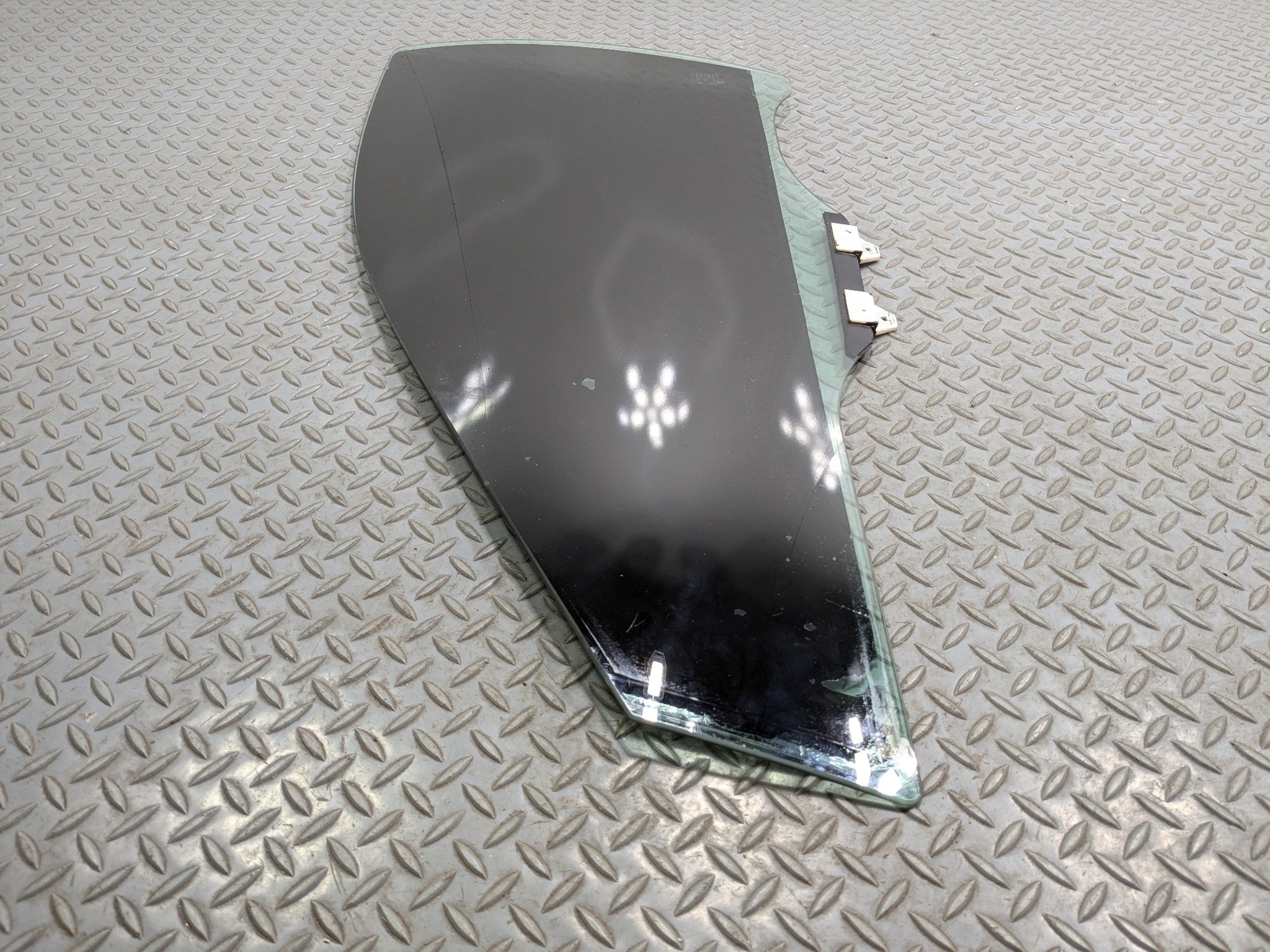 2004 - 2006 ACURA TL OEM DOOR WINDOW GLASS FRONT LEFT DRIVER SIDE
