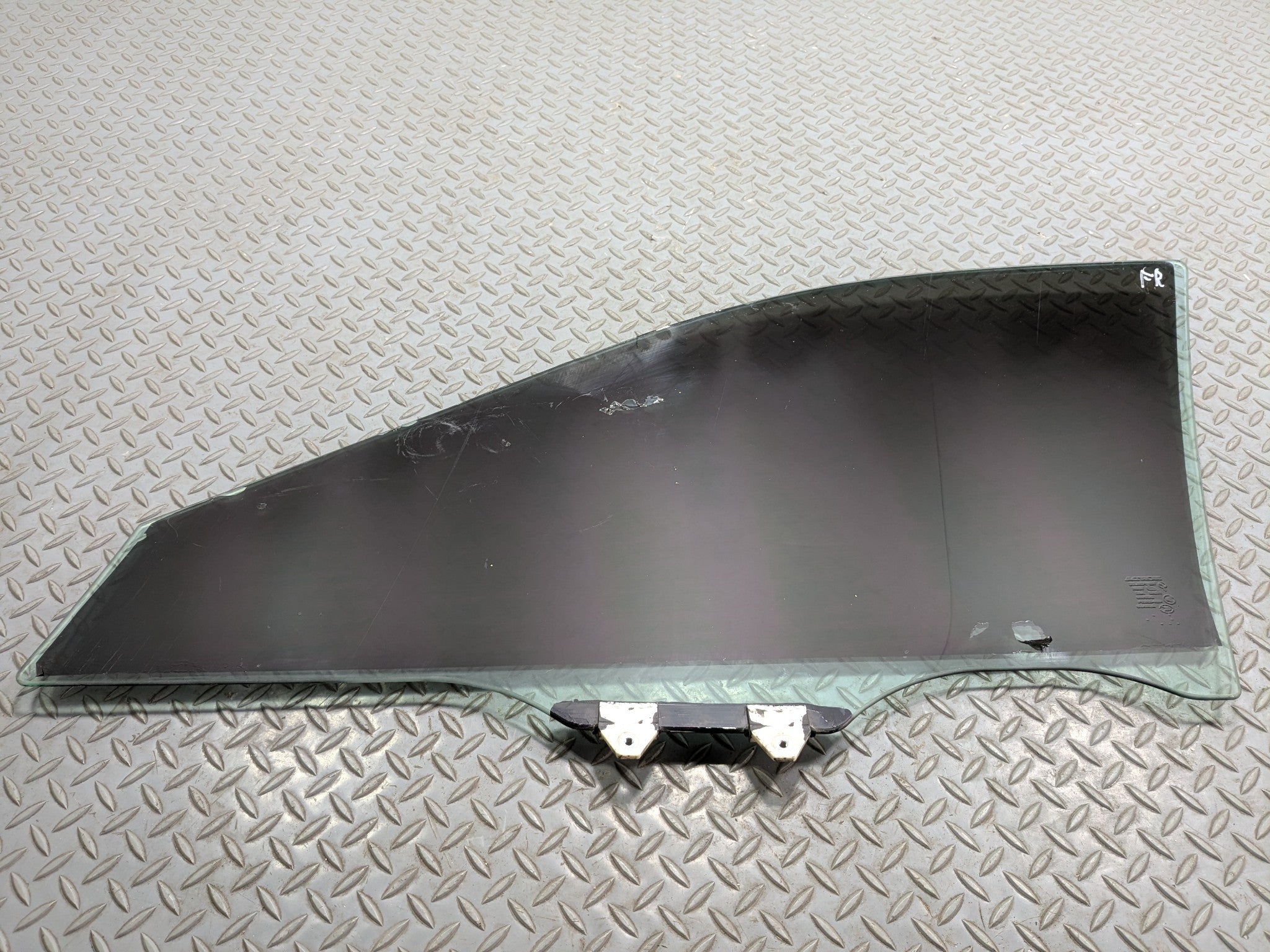 2004 - 2006 ACURA TL OEM DOOR WINDOW GLASS FRONT RIGHT PASSENGER SIDE