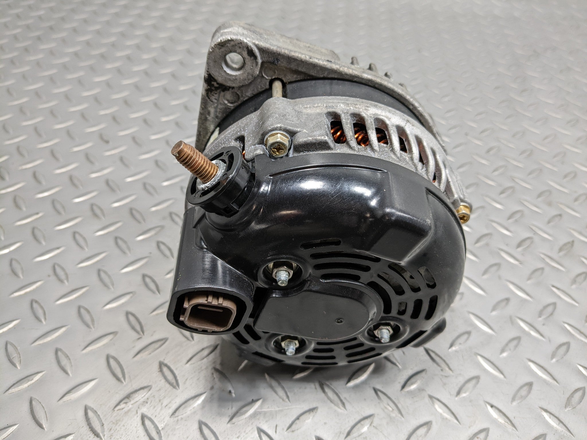 2004 - 2006 ACURA TL OEM POWER GENERATOR ENGINE MOTOR ALTERNATOR ASSEMBLY