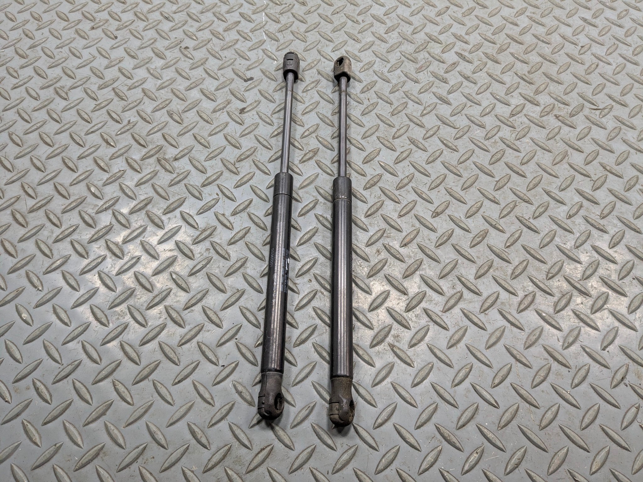 2004 - 2006 ACURA TL OEM HOOD STRUT SHOCK SUPPORT PAIR FRONT LEFT AND RIGHT SIDE