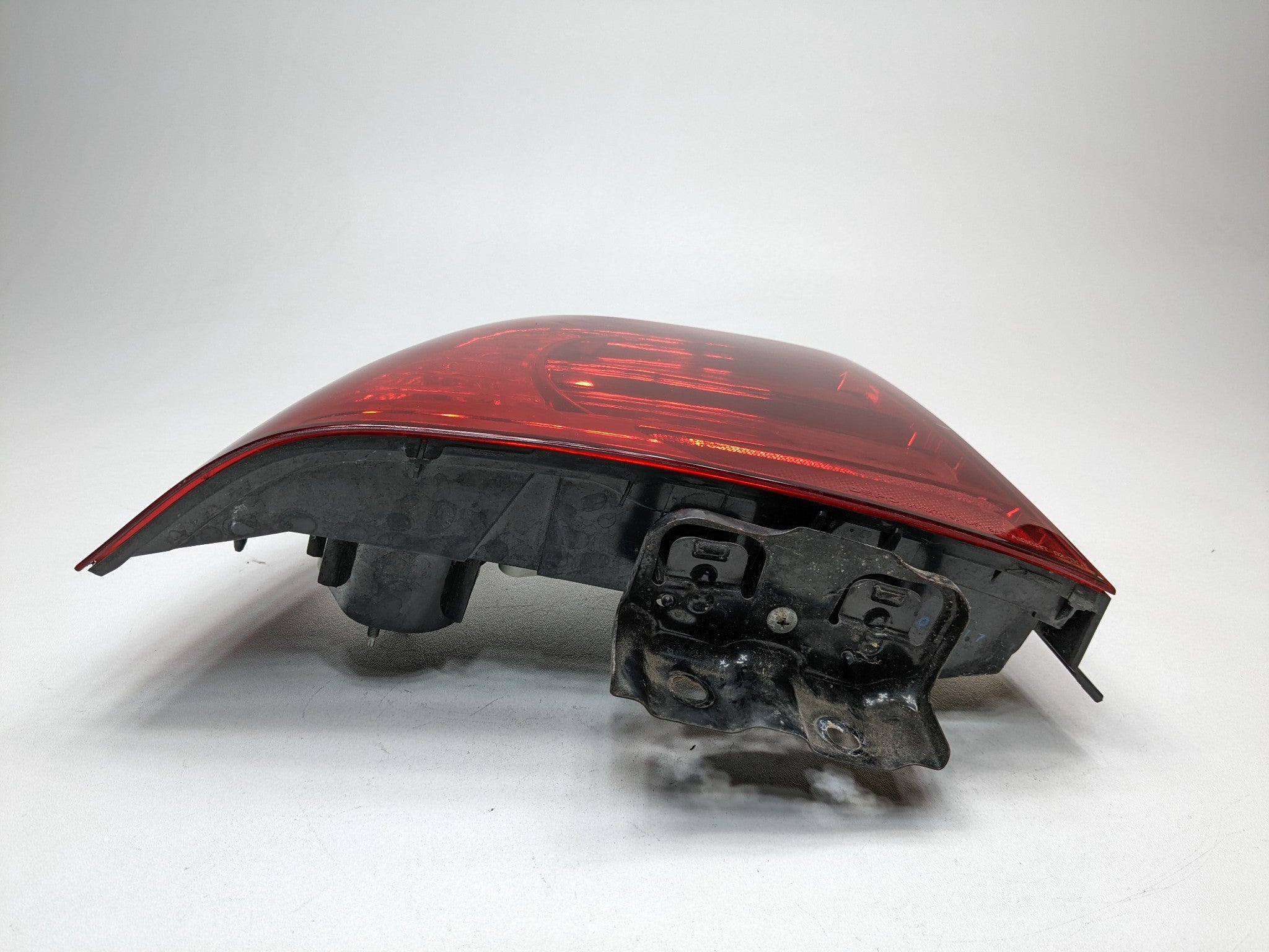 2004 - 2006 ACURA TL OUTER TAIL LIGHT ASSEMBLY LEFT DRIVER SIDE