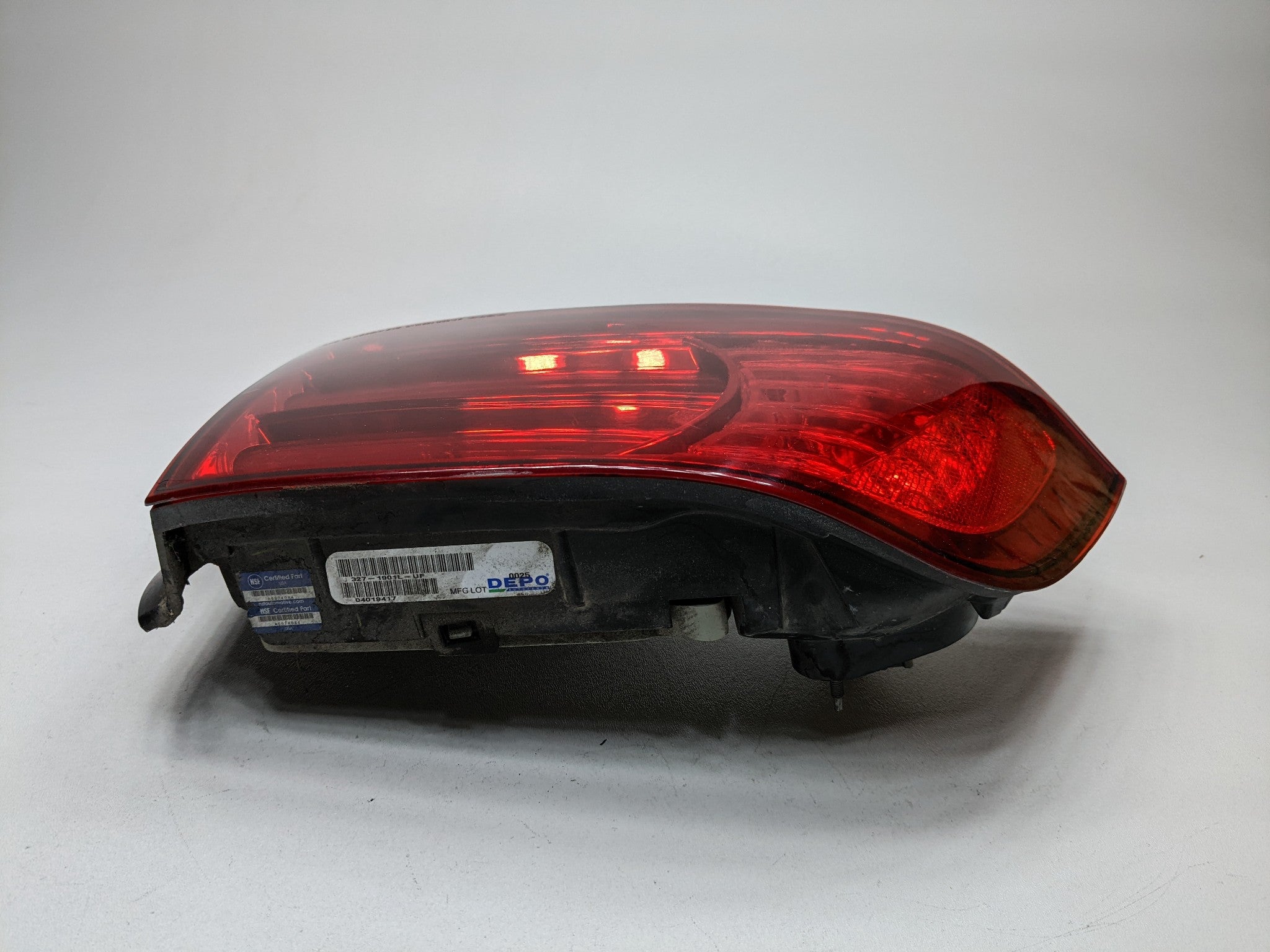 2004 - 2006 ACURA TL OUTER TAIL LIGHT ASSEMBLY LEFT DRIVER SIDE