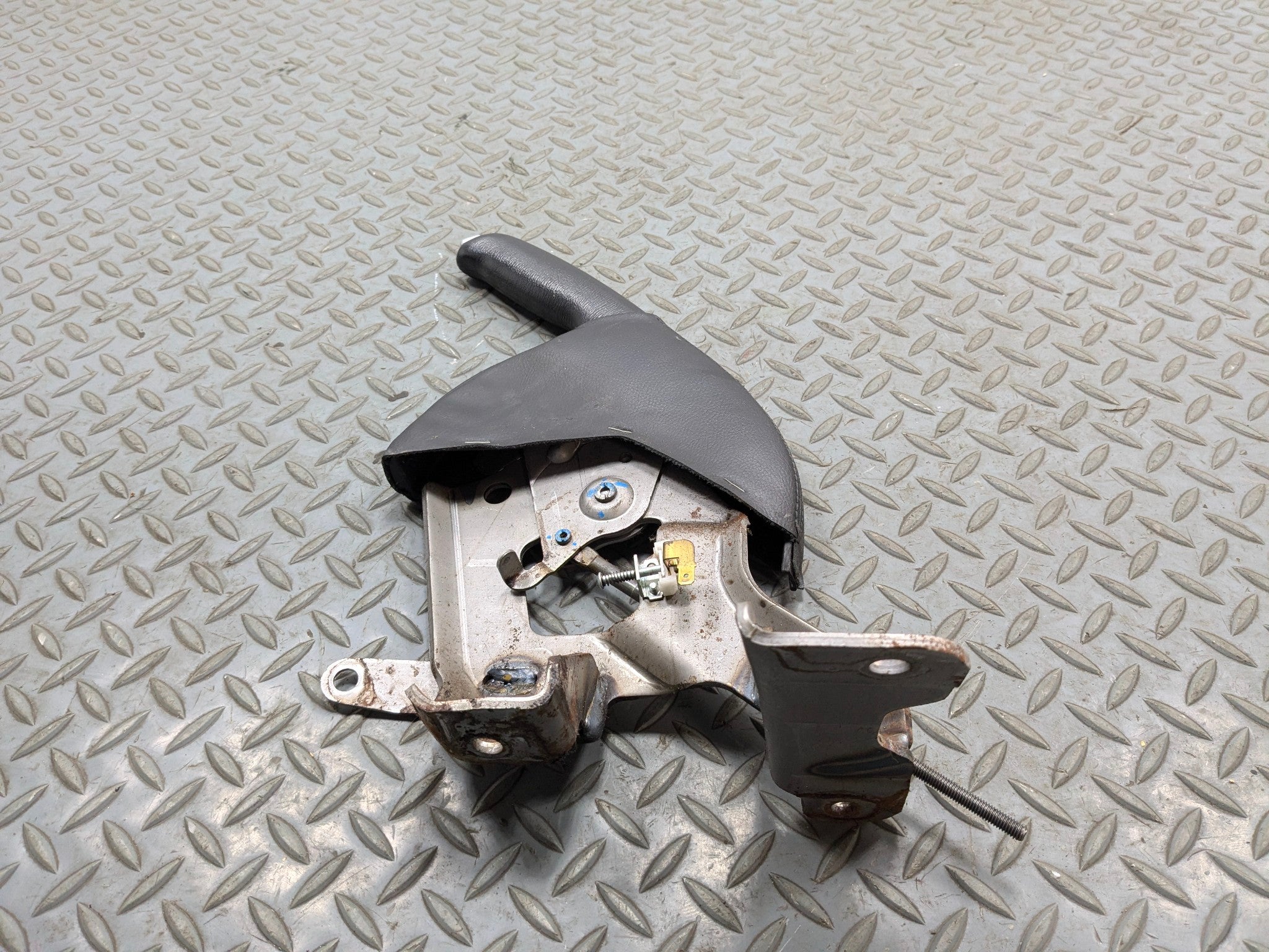 2004 - 2006 ACURA TL OEM EMERGENCY PARKING BRAKE LEVER ASSEMBLY