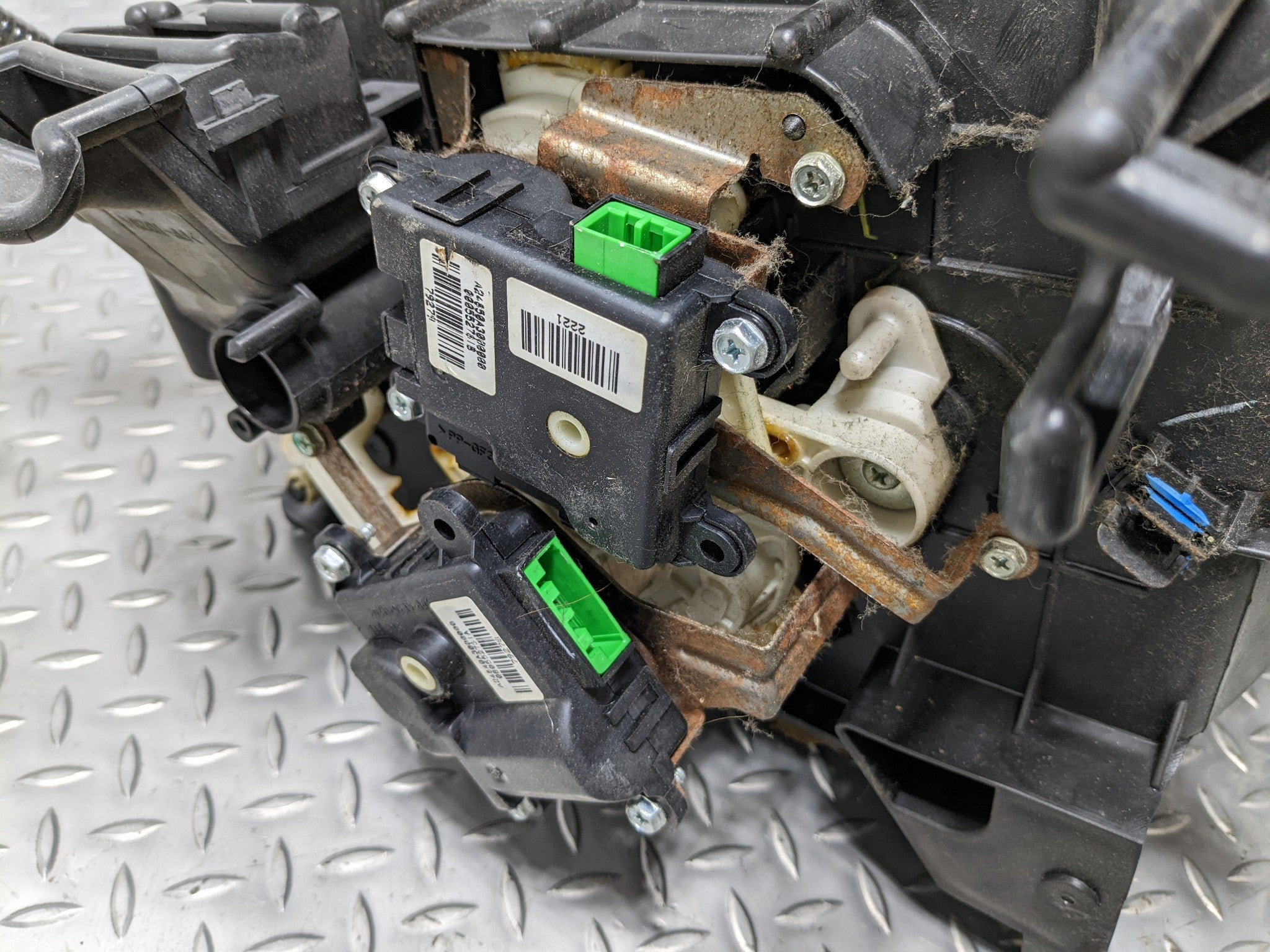 2004 - 2006 ACURA TL OEM AC CLIMATE HEATER BLOWER HOUSING ASSEMBLY