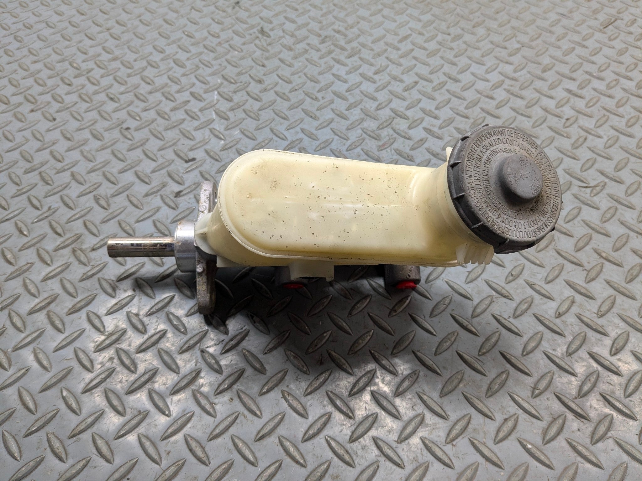 2004 - 2006 ACURA TL OEM BRAKE MASTER CYLINDER WITH RESERVOIR ASSEMBLY