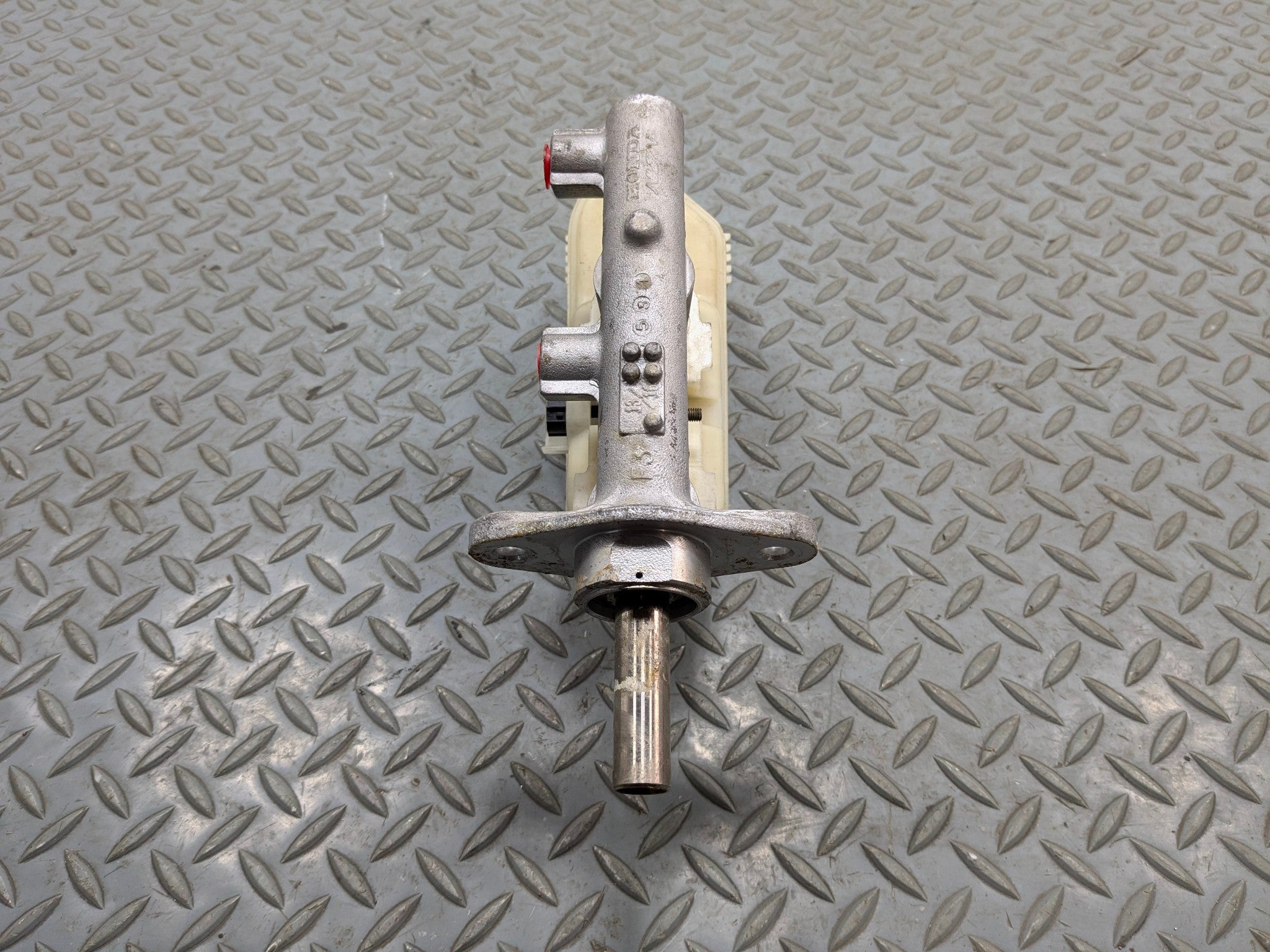 2004 - 2006 ACURA TL OEM BRAKE MASTER CYLINDER WITH RESERVOIR ASSEMBLY