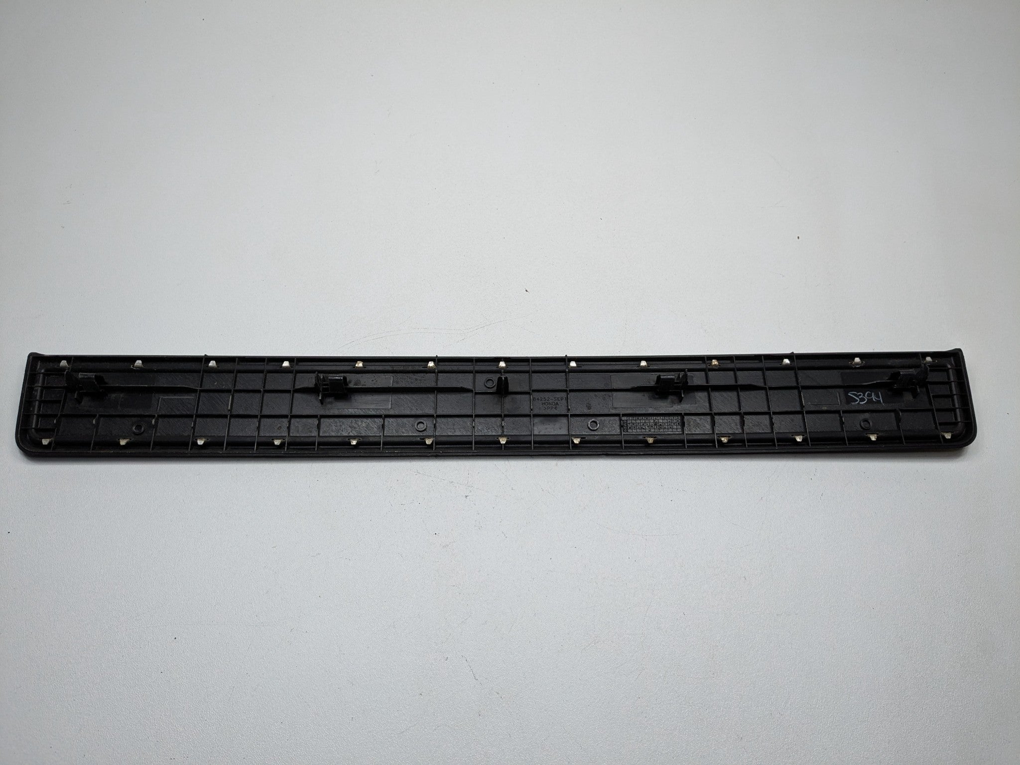 2004 - 2006 ACURA TL OEM DOOR TRIM PANEL SILL PLATE FRONT LEFT DRIVER SIDE