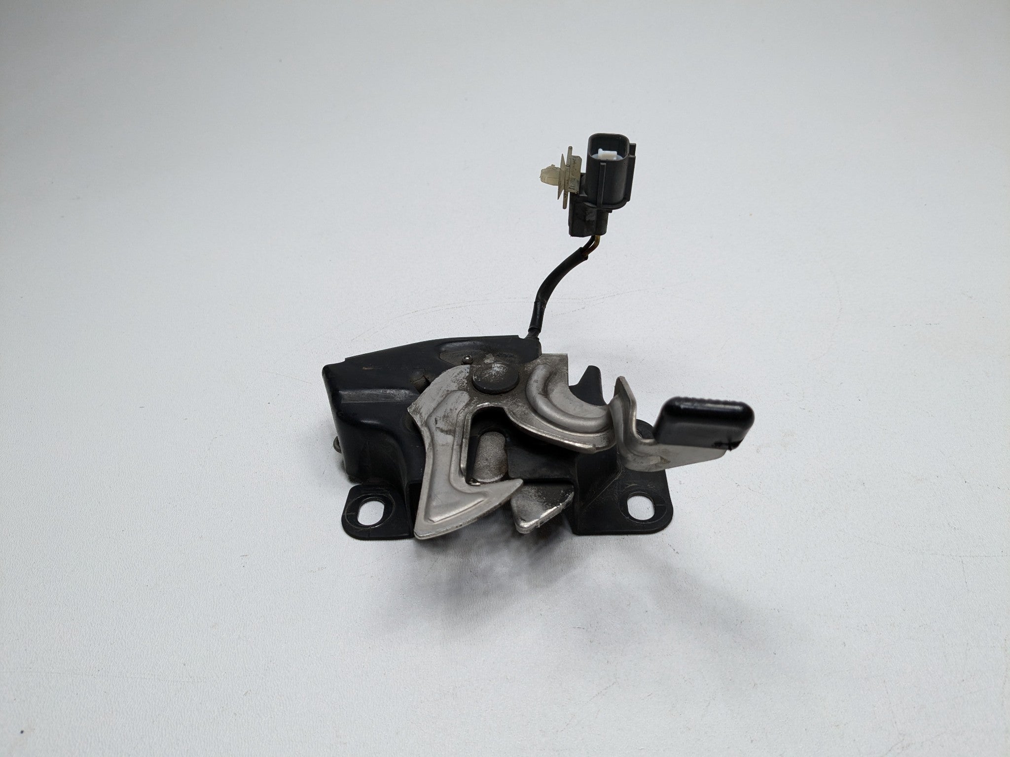 2004 - 2006 ACURA TL OEM HOOD LATCH LOCK ACTUATOR FRONT SIDE