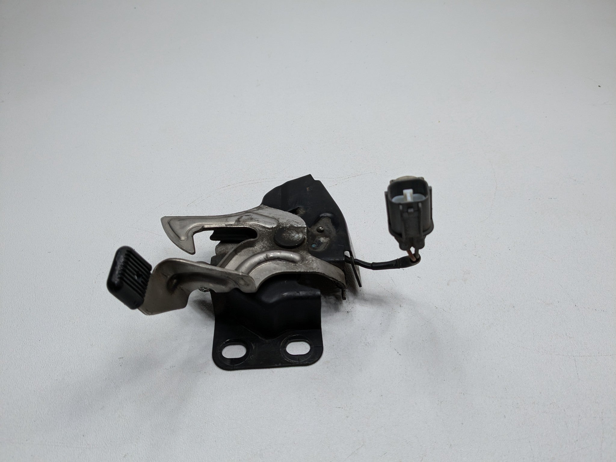 2004 - 2006 ACURA TL OEM HOOD LATCH LOCK ACTUATOR FRONT SIDE