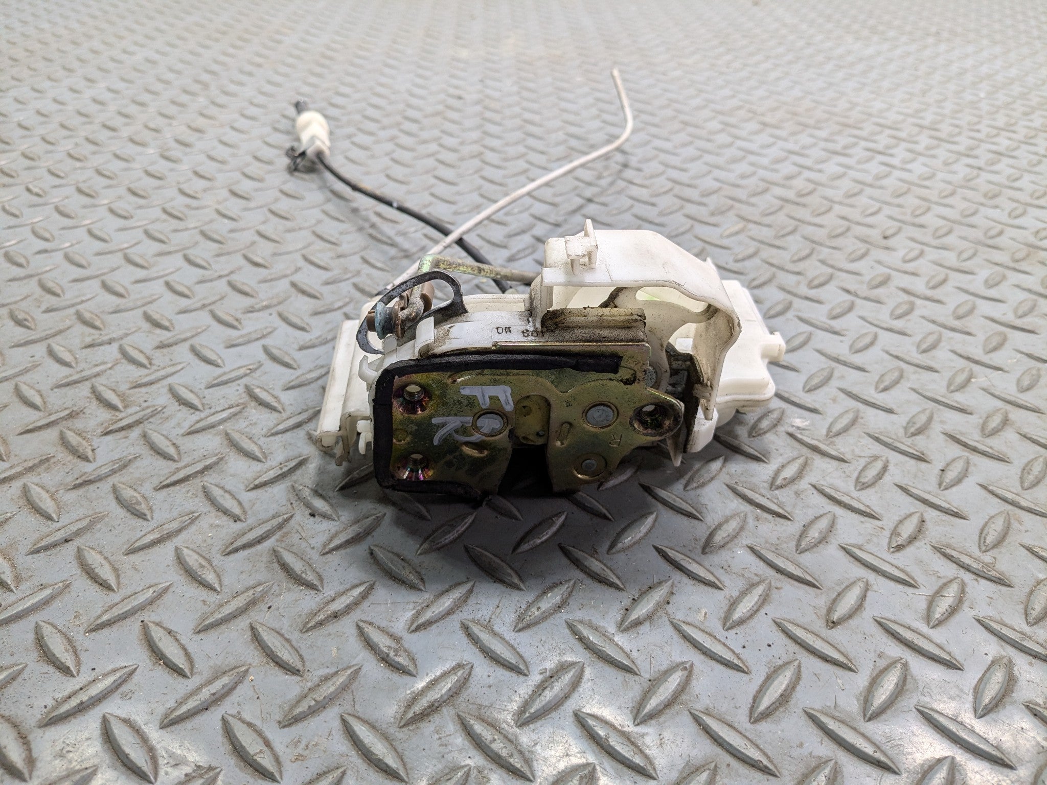2004 - 2006 ACURA TL OEM DOOR LATCH LOCK ACTUATOR FRONT RIGHT PASSENGER SIDE