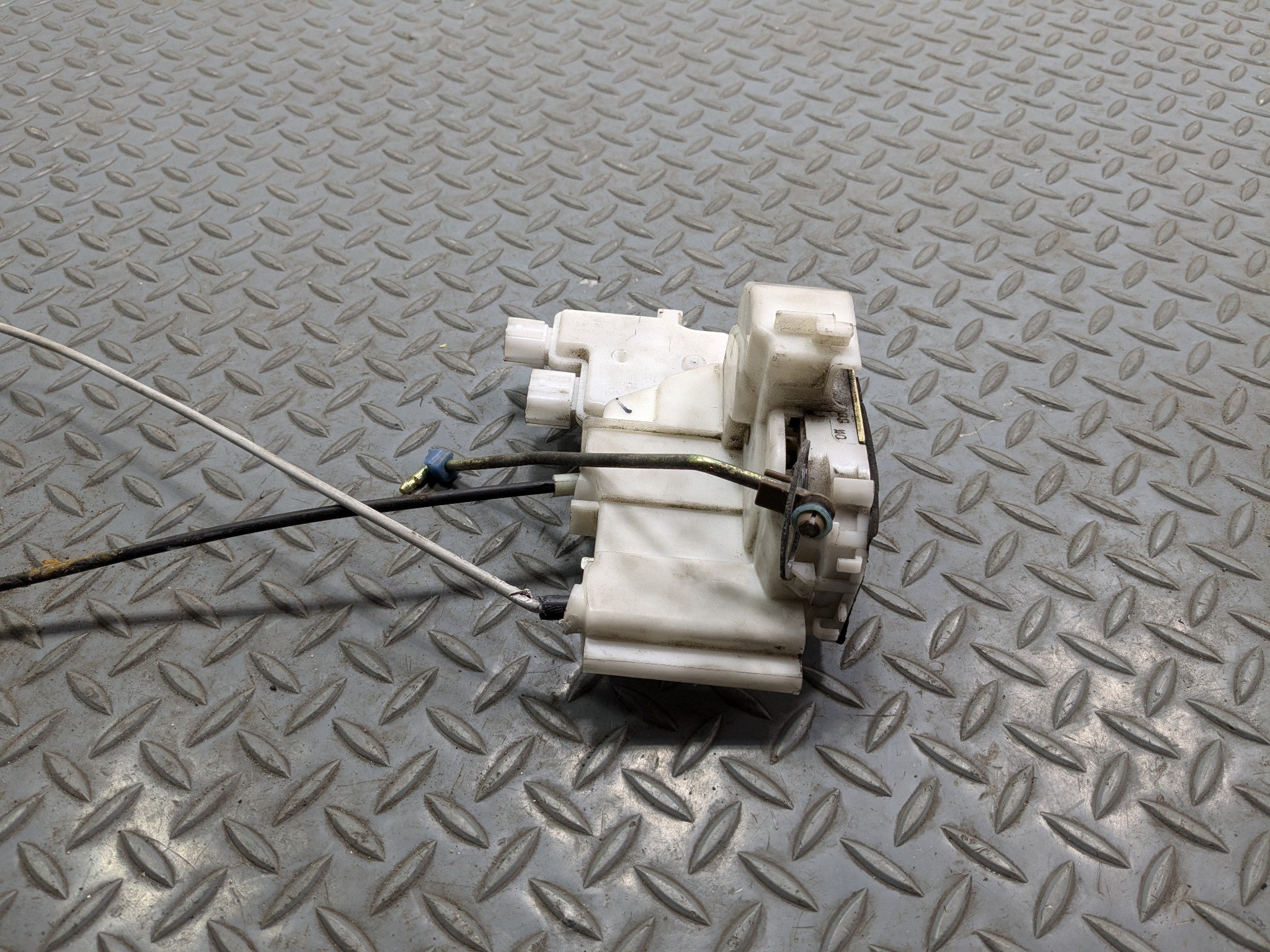 2004 - 2006 ACURA TL OEM DOOR LATCH LOCK ACTUATOR FRONT RIGHT PASSENGER SIDE
