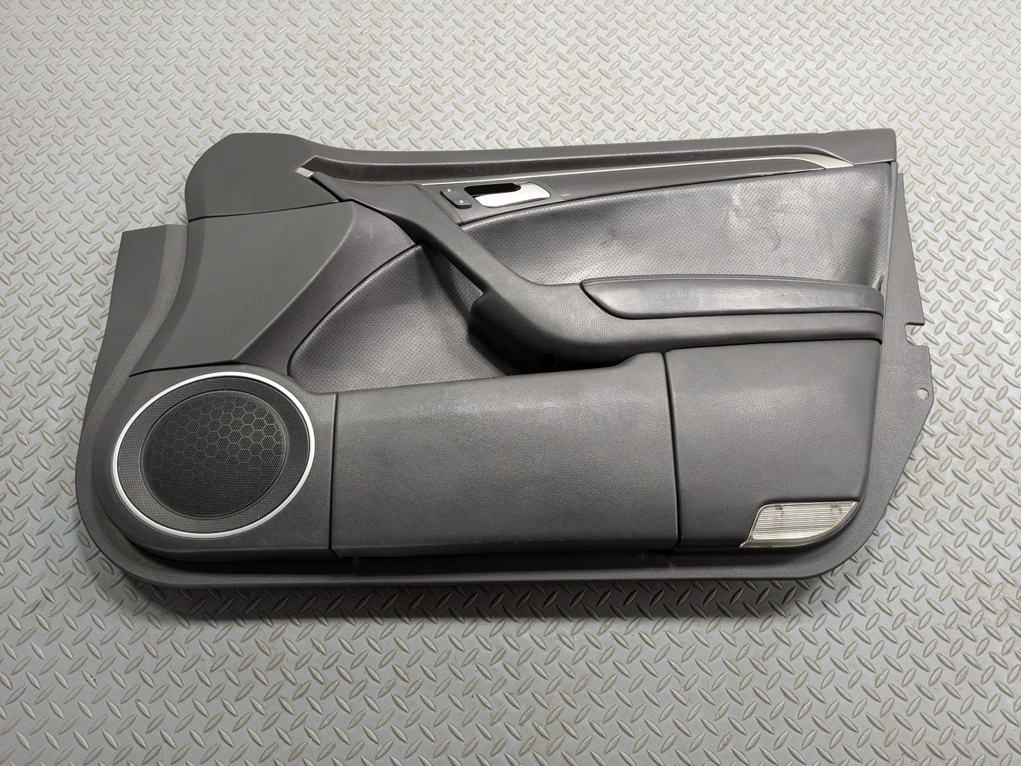 2004 - 2006 ACURA TL OEM INTERIOR DOOR TRIM PANEL FRONT RIGHT PASSENGER SIDE