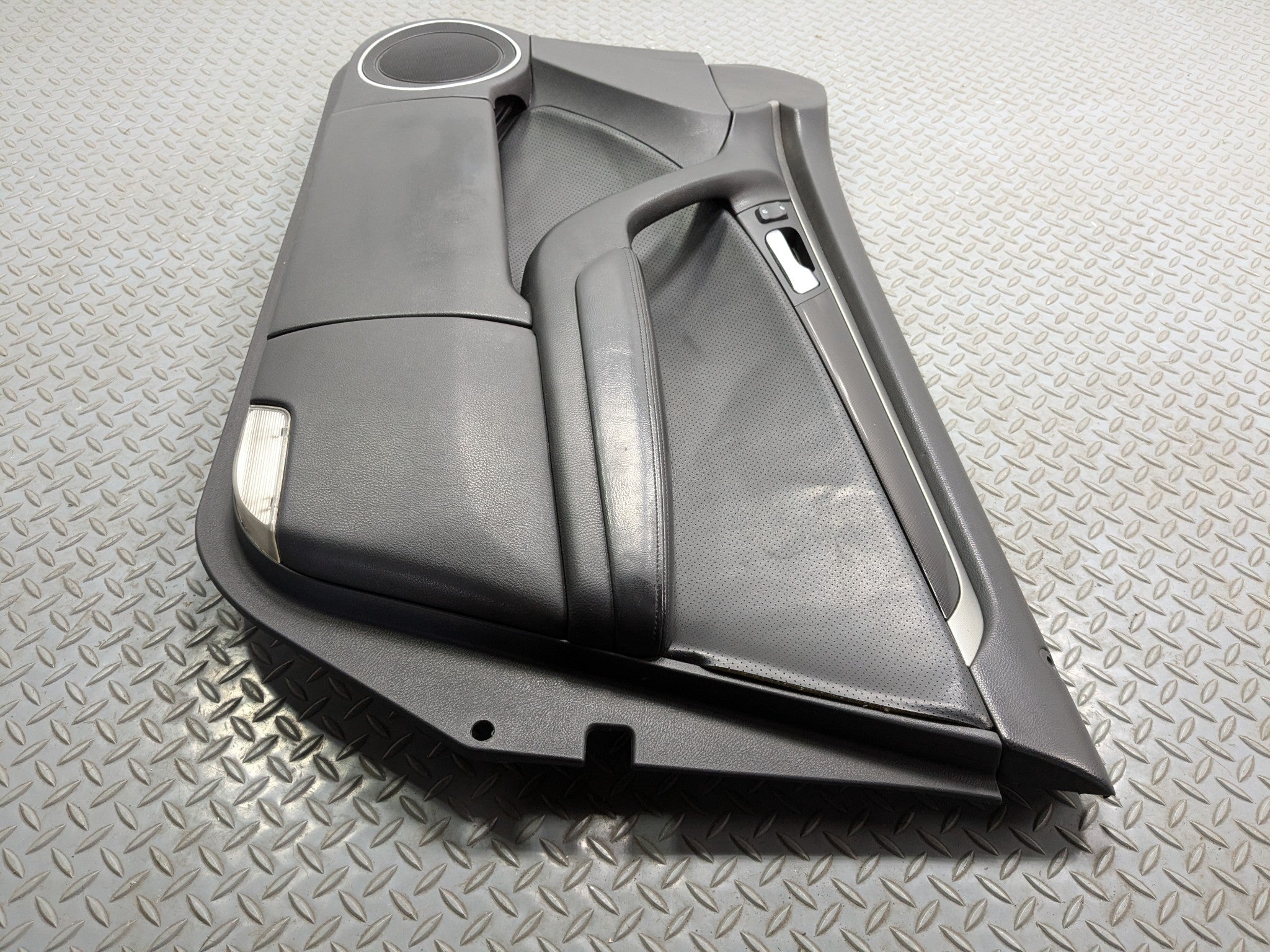 2004 - 2006 ACURA TL OEM INTERIOR DOOR TRIM PANEL FRONT RIGHT PASSENGER SIDE